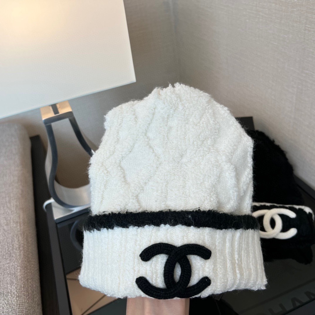Bagsaaa Ch**el Beanie hat