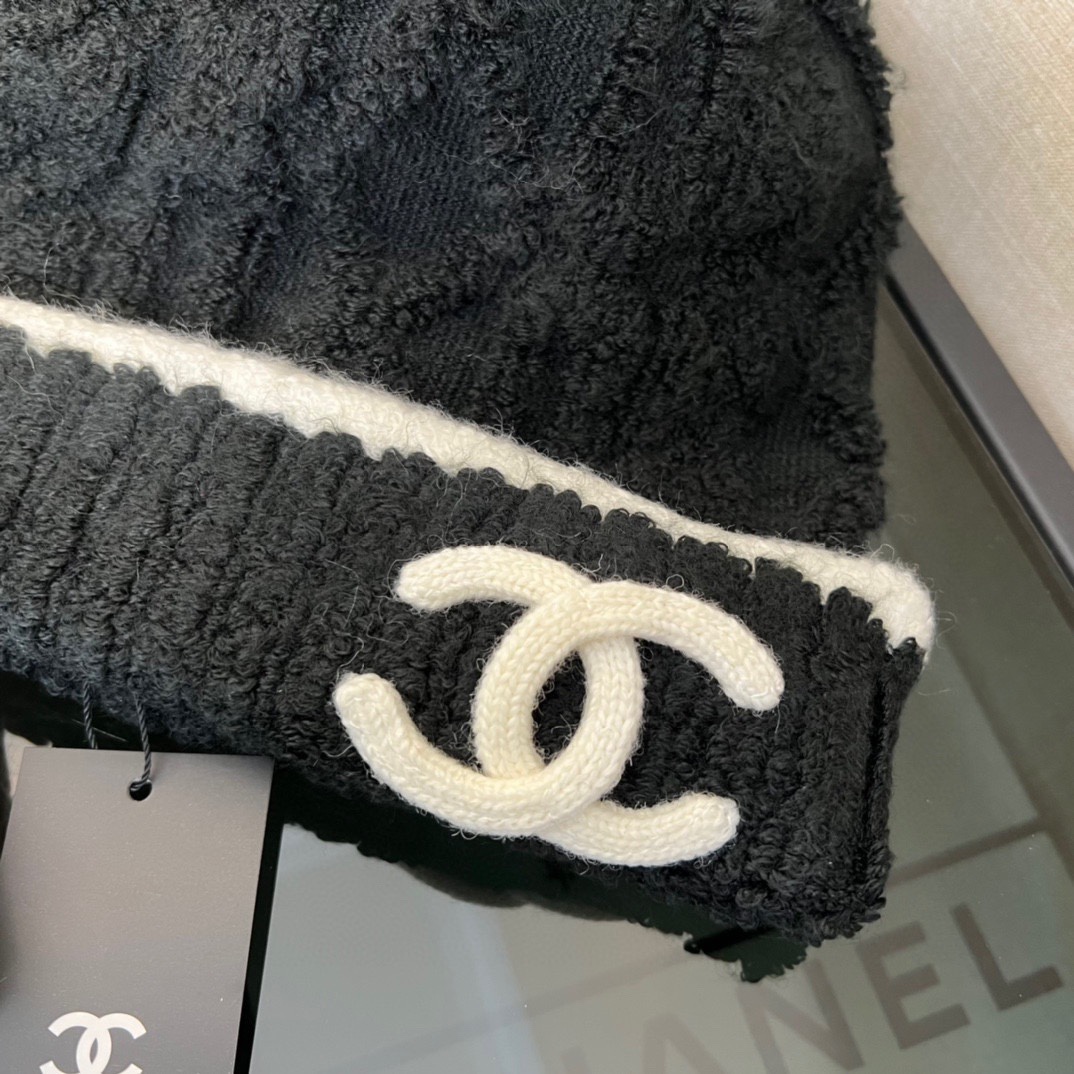 Bagsaaa Ch**el Beanie hat
