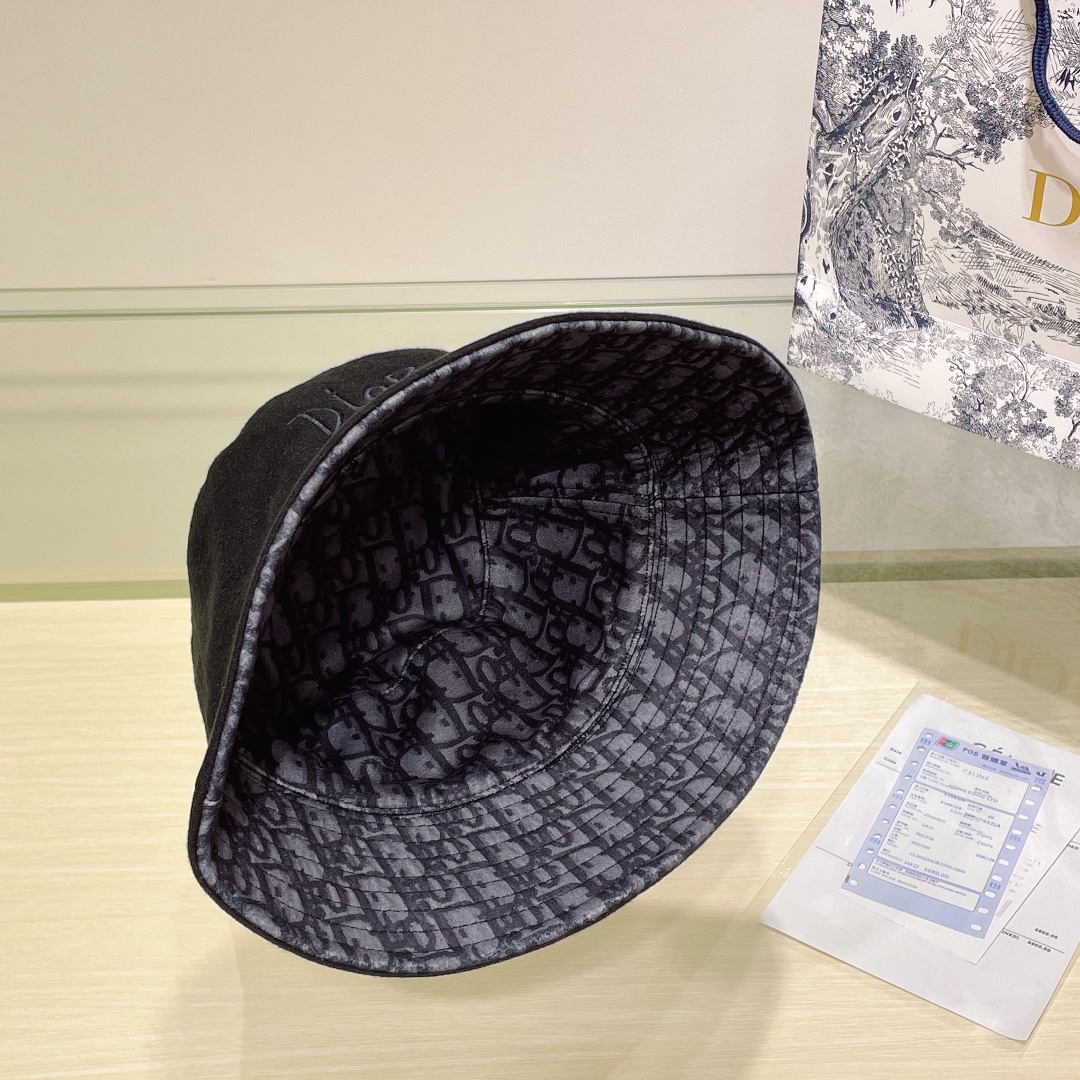 Bagsaaa D10r 2 sides bucket hat