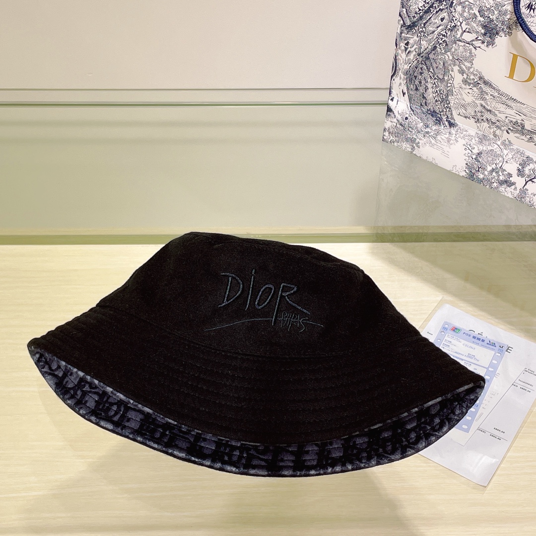 Bagsaaa D10r 2 sides bucket hat