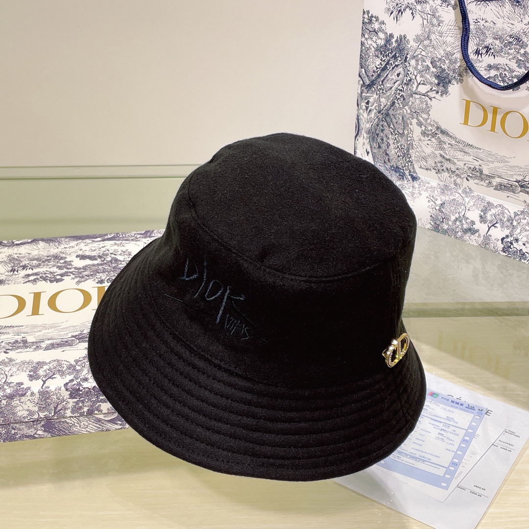 Bagsaaa D10r 2 sides bucket hat