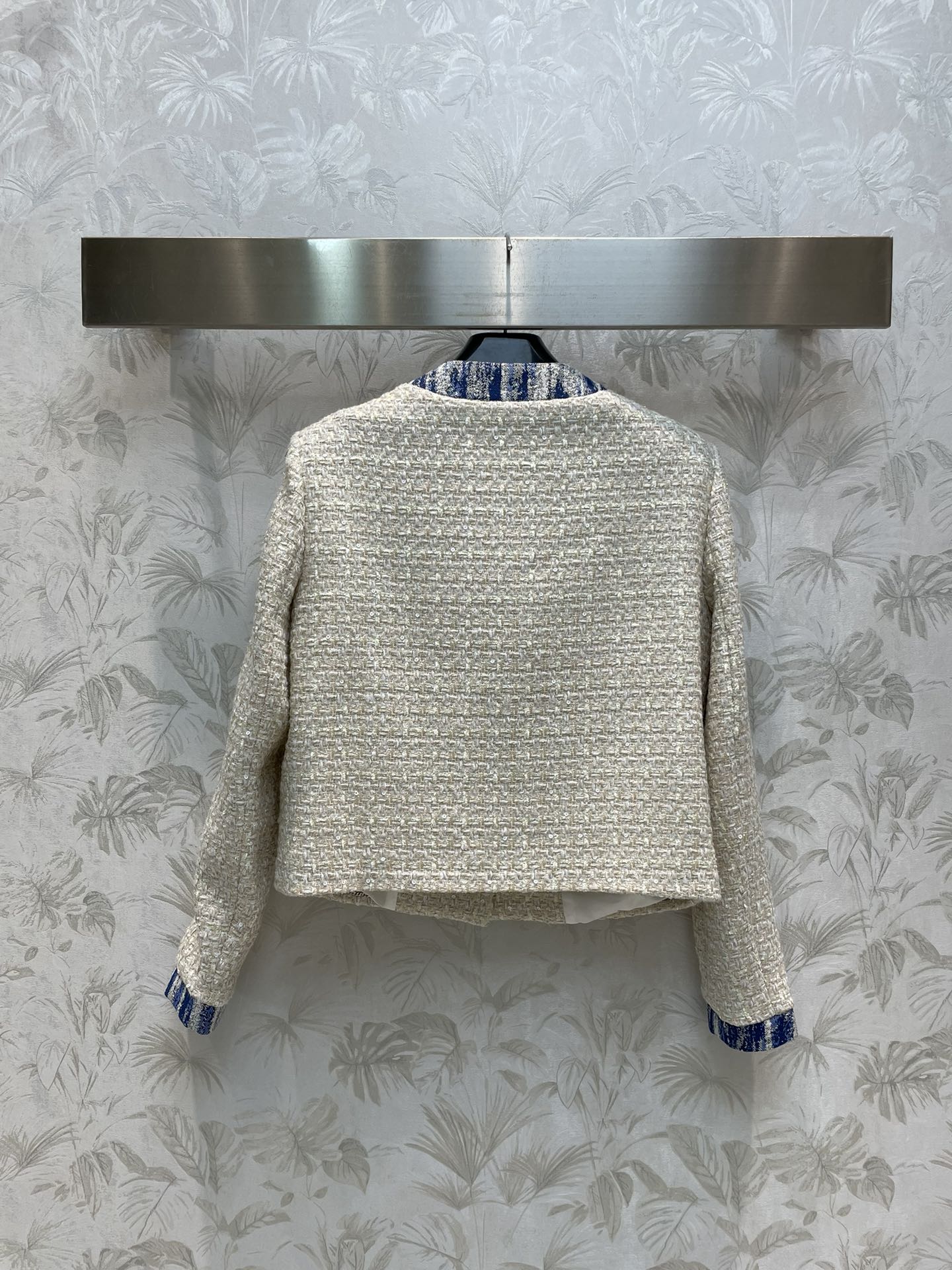 Bagsaaa Ch**el Tweed White Jacket