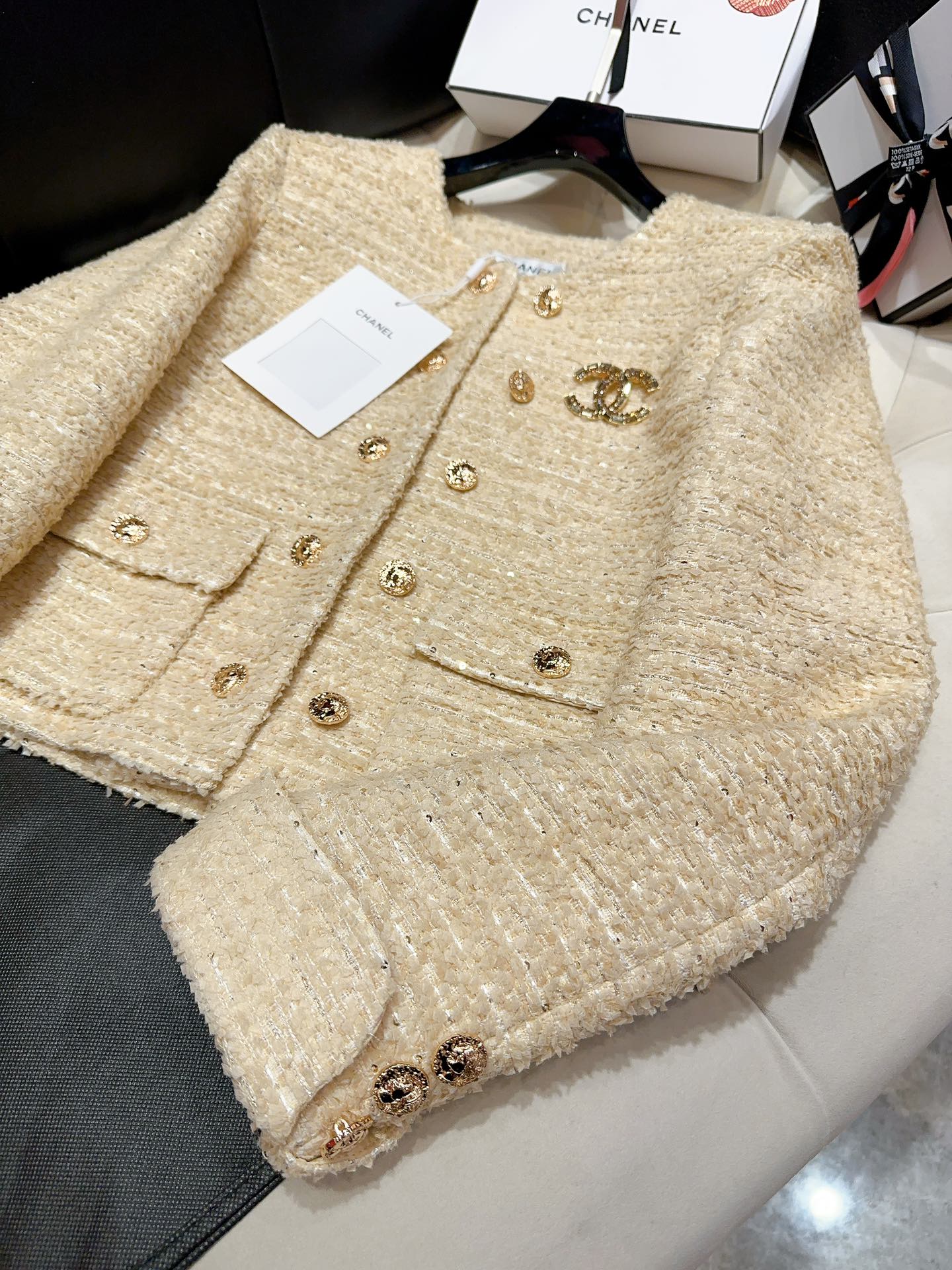 Bagsaaa Ch**el Tweed Light Yellow Jacket CC Silver Logo Hardware