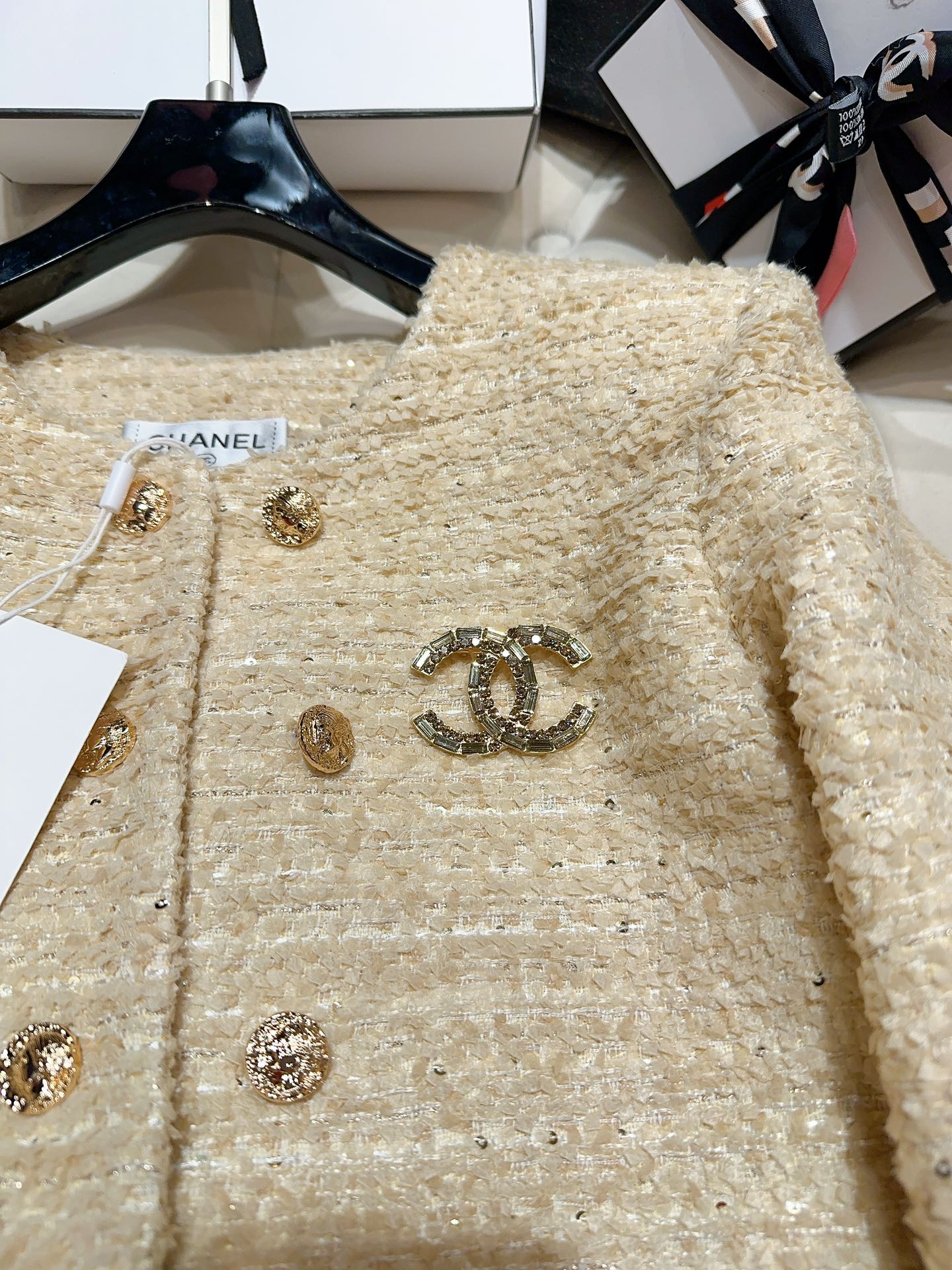 Bagsaaa Ch**el Tweed Light Yellow Jacket CC Silver Logo Hardware