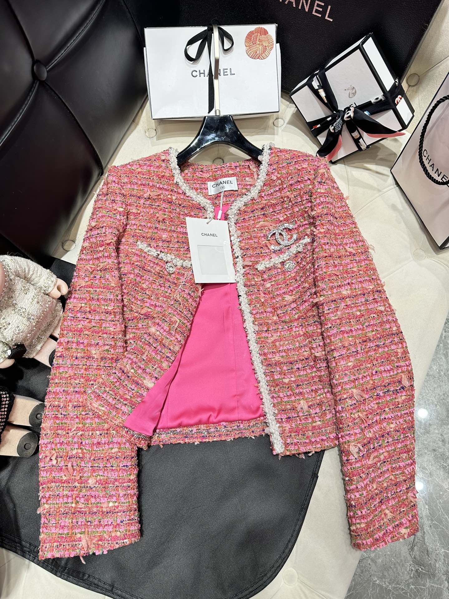 Bagsaaa Ch**el Tweed Pink Jacket Pearl Line
