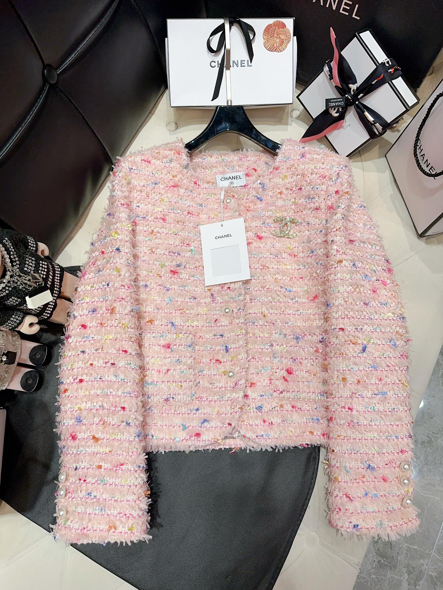 Bagsaaa Ch**el Tweed Pink Jacket CC Gold Logo Colorful