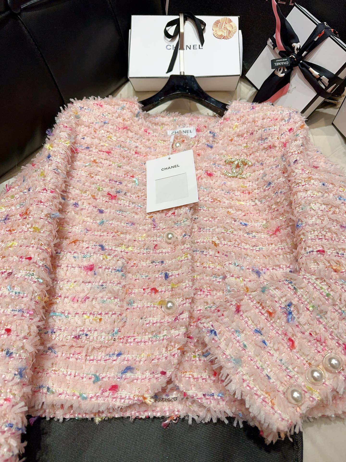Bagsaaa Ch**el Tweed Pink Jacket CC Gold Logo Colorful