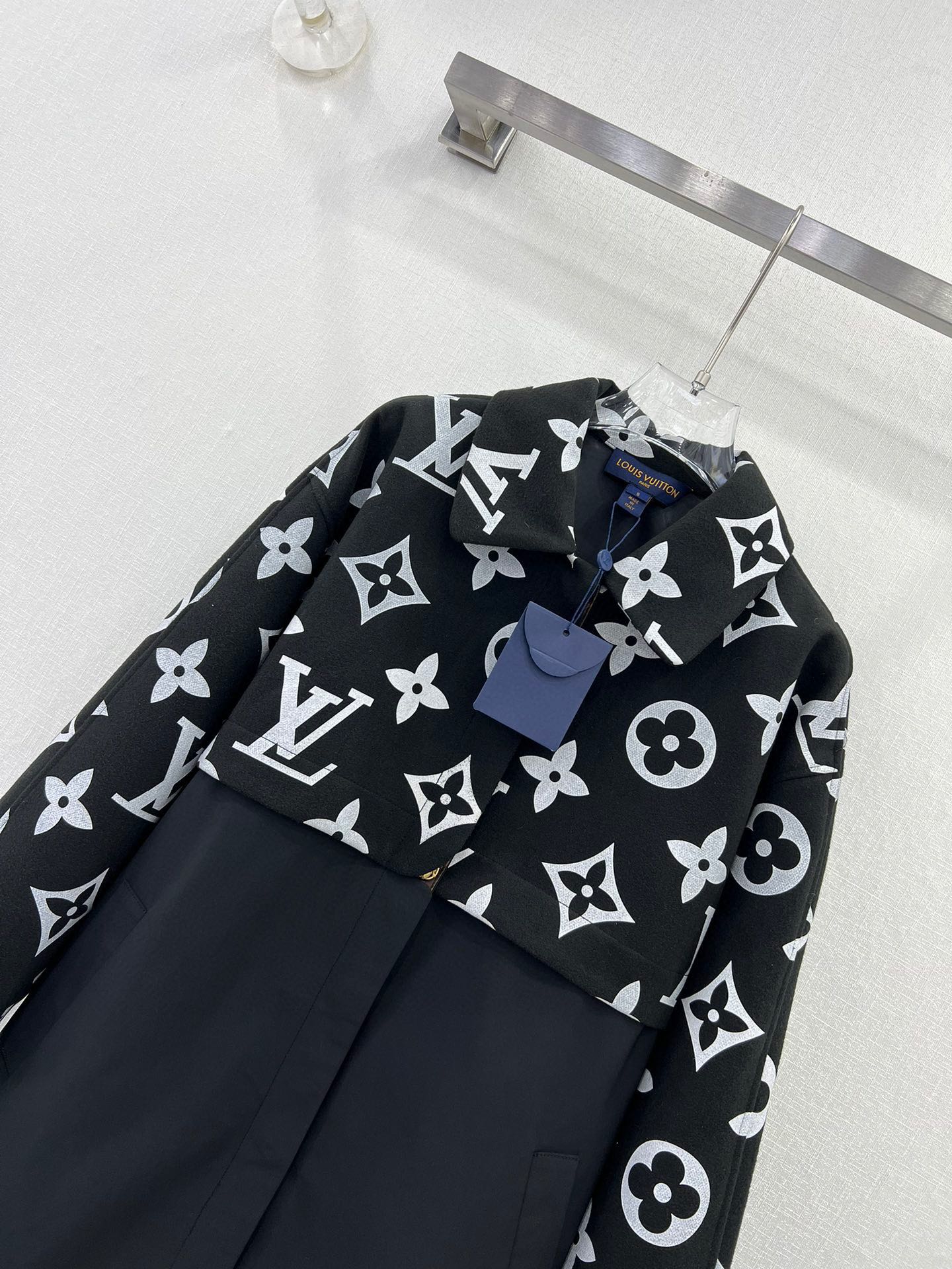 Bagsaaa L0vis Vvtt0n Oversized Monogram Accent Coat
