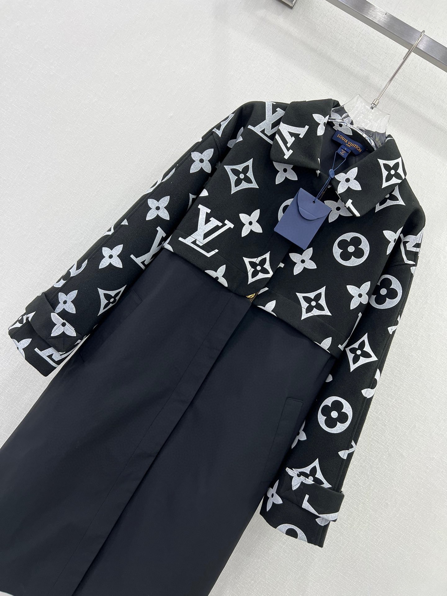 Bagsaaa L0vis Vvtt0n Oversized Monogram Accent Coat