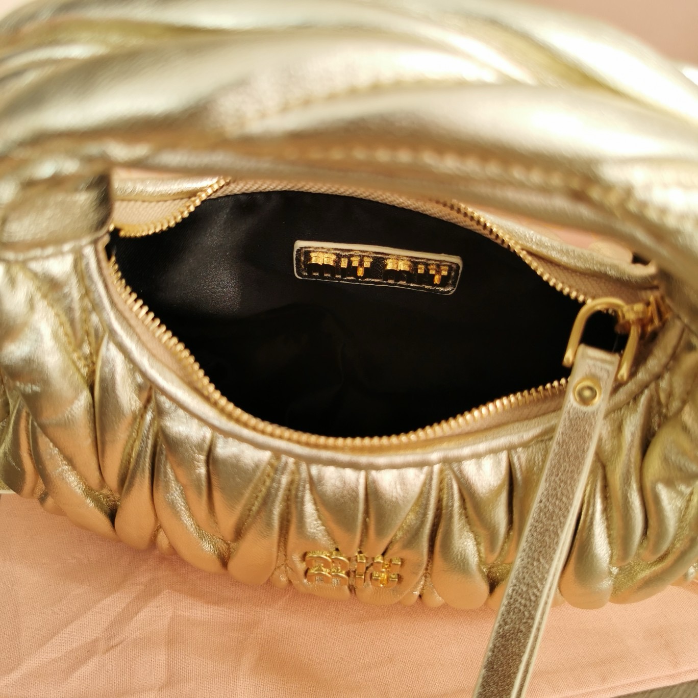 Bagsaaa M1um1u Wander Matelasse Leather gold 18cm