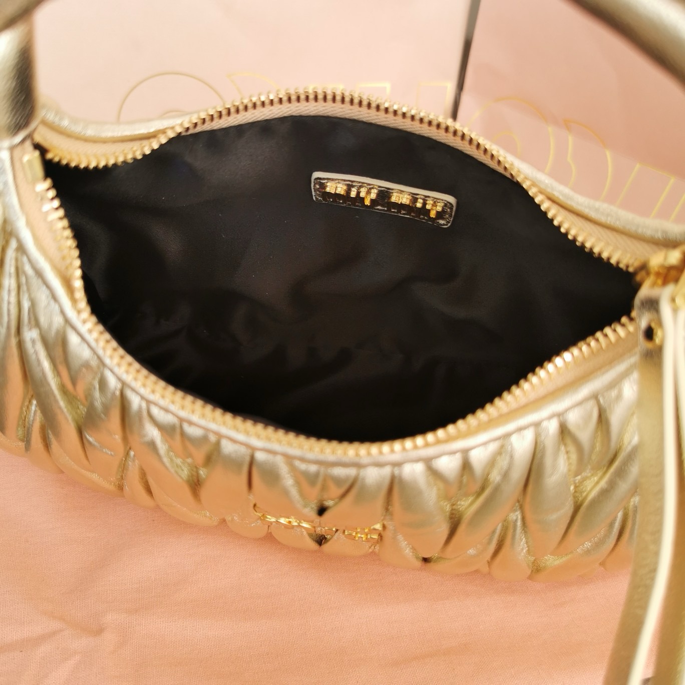 Bagsaaa M1um1u Wander Matelasse Leather gold 23cm