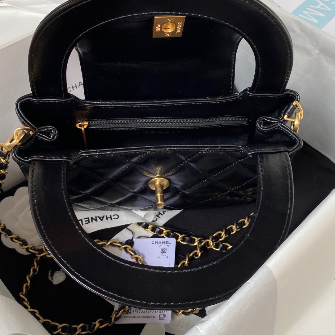 Bagsaaa Ch**el Top Handle Black bag 22cm