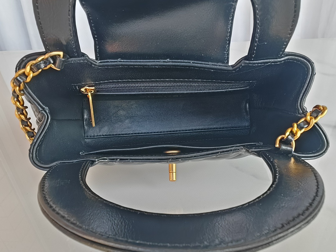 Bagsaaa Ch**el Top Handle Black bag 13X19X7cm