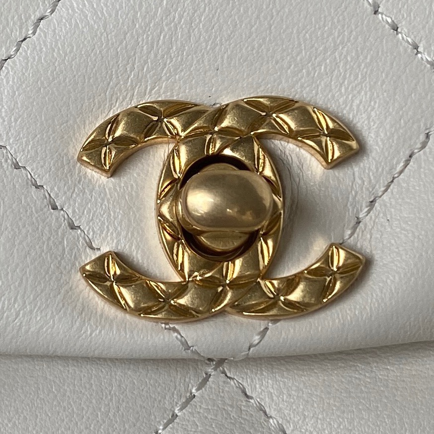 Bagsaaa Ch**el small Backpack Calfskin & Gold-Tone Metal White