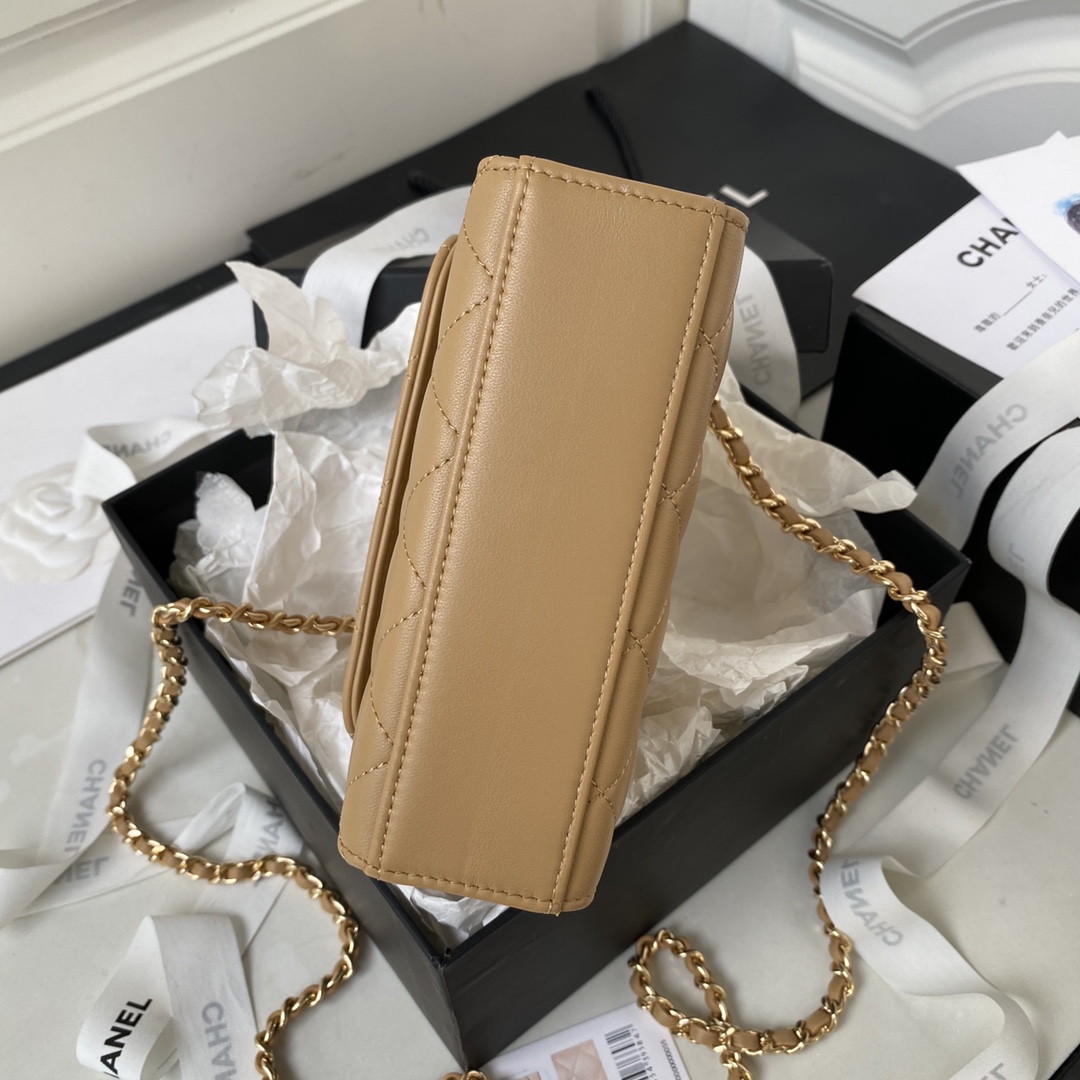 Bagsaaa Ch**el Clutch With Chain Lambskin, Imitation Pearls Beige