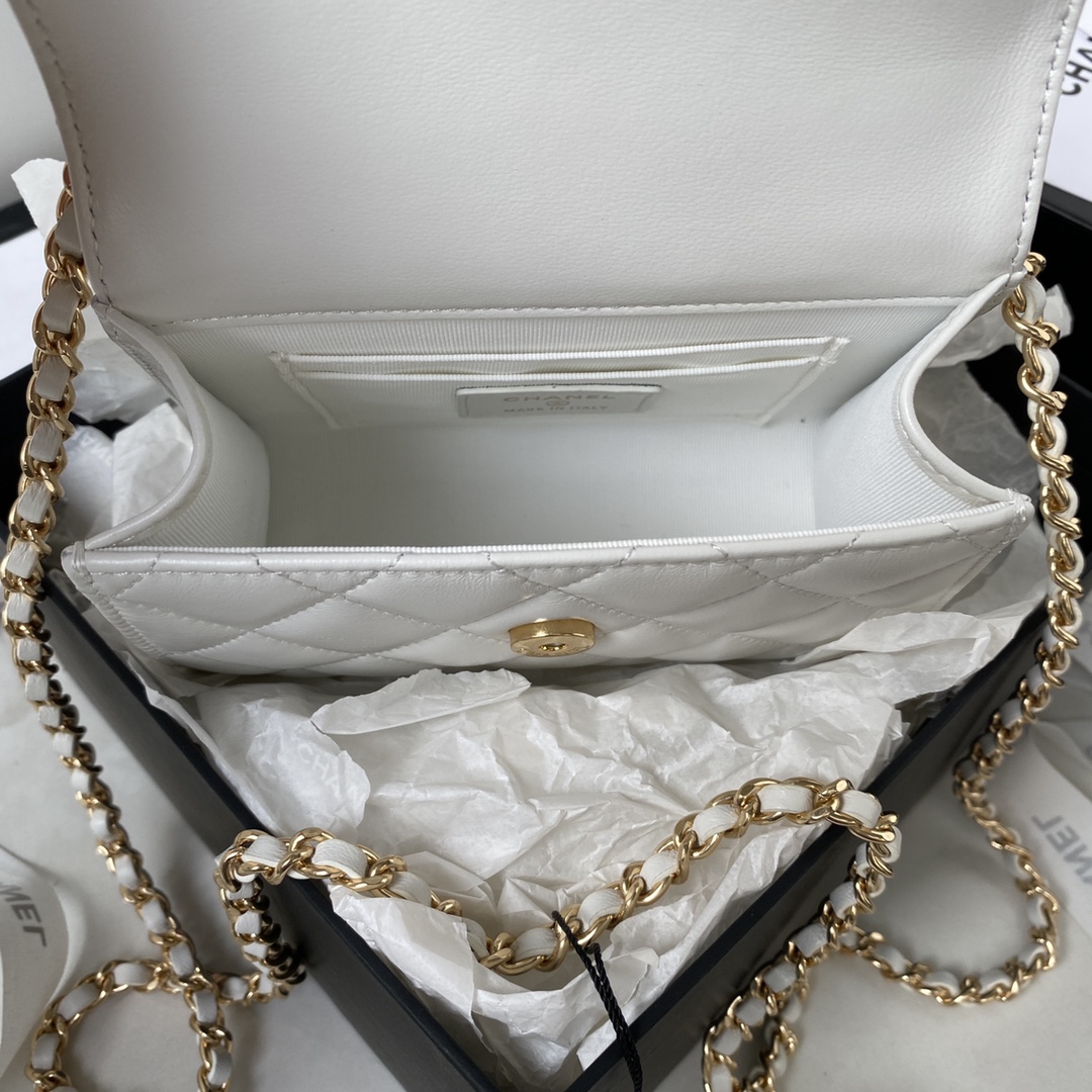 Bagsaaa Ch**el Clutch With Chain Lambskin, Imitation Pearls White