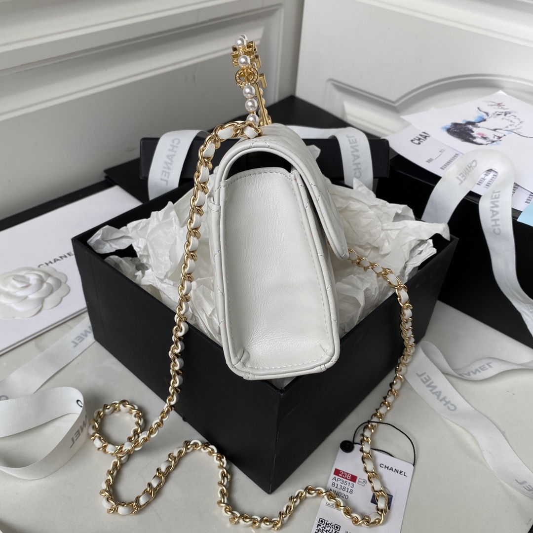 Bagsaaa Ch**el Clutch With Chain Lambskin, Imitation Pearls White