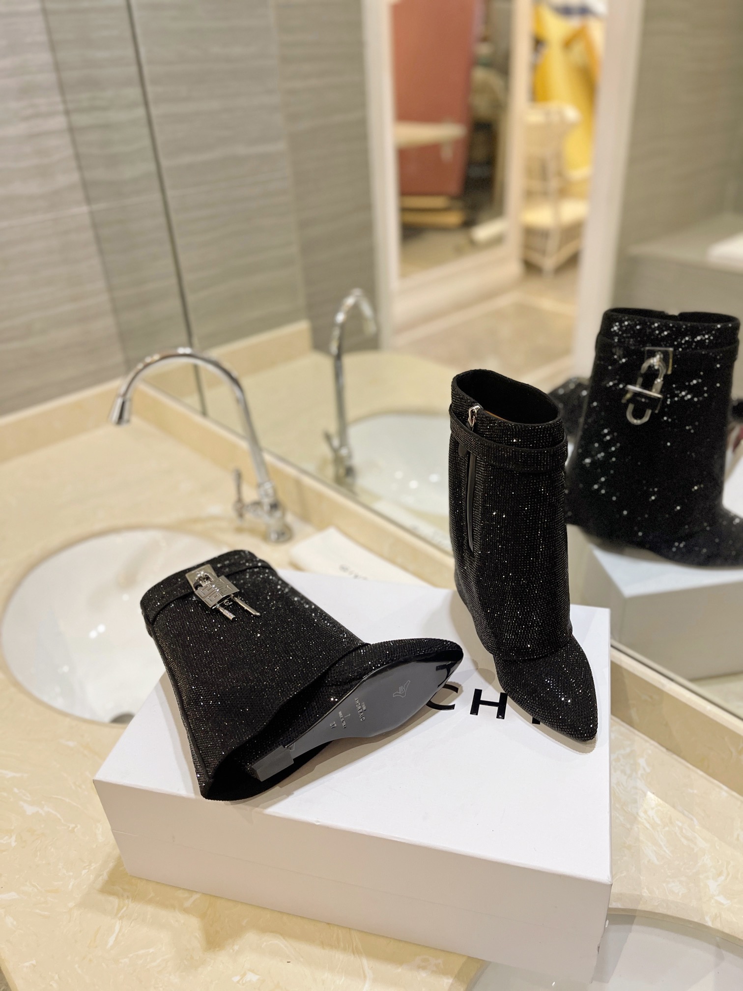 Bagsaaa Givenchy Shark Lock Ankle Boots in satin with strass black