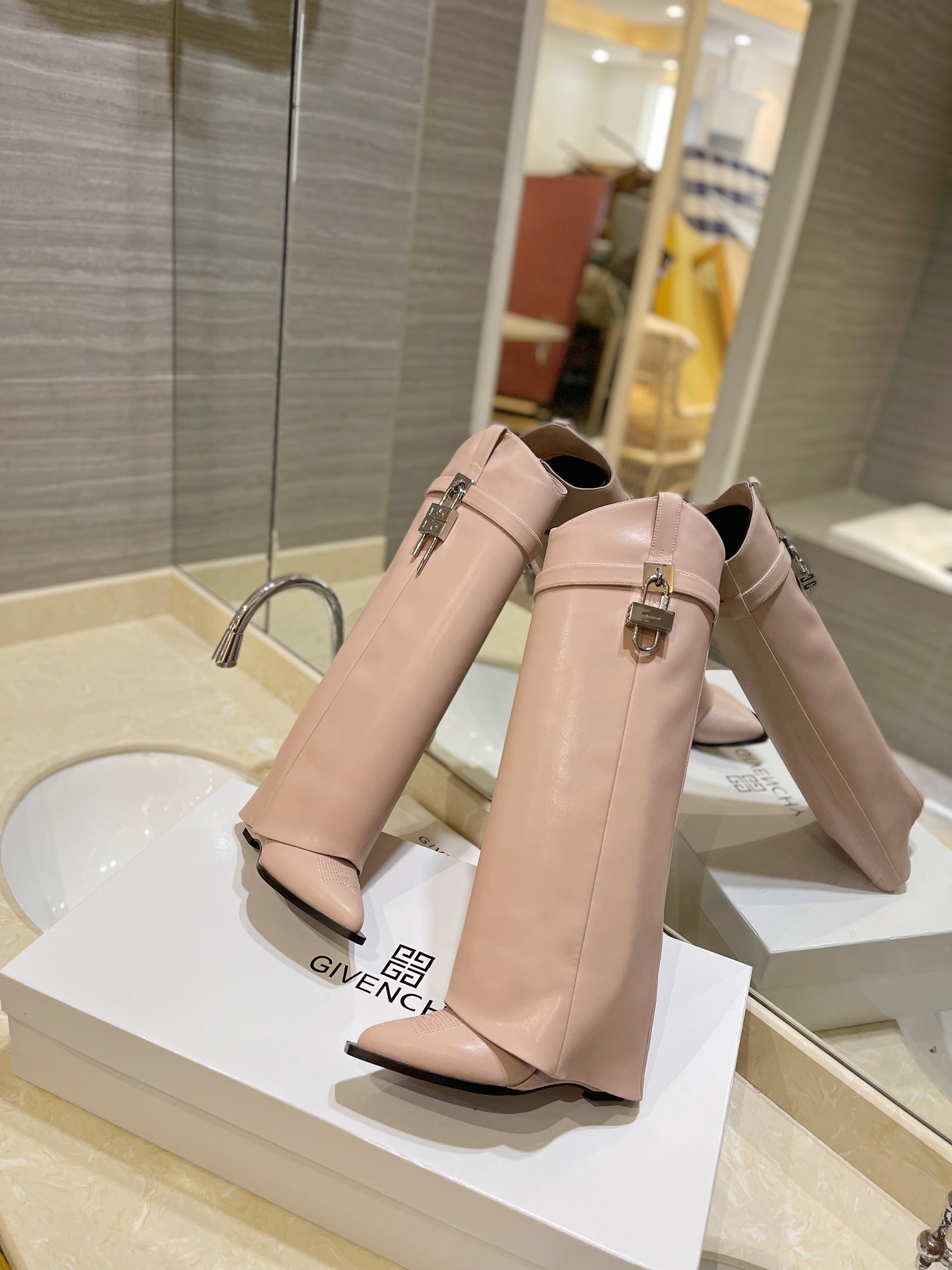 Bagsaaa Givenchy Shark Lock Ankle Long Boots in leather light pink