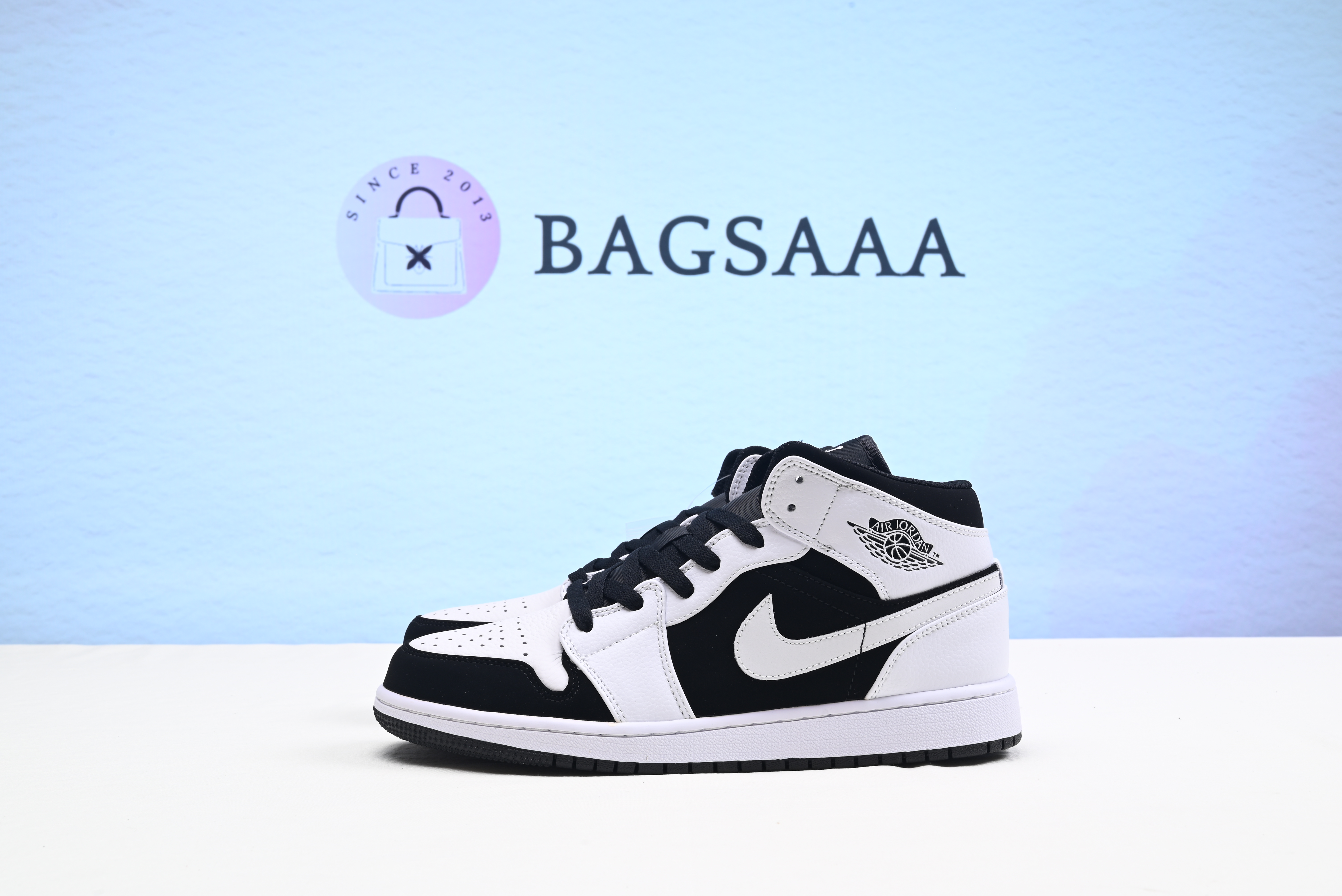 Nike Air Jordan 1 Mid Retro Tuxedo