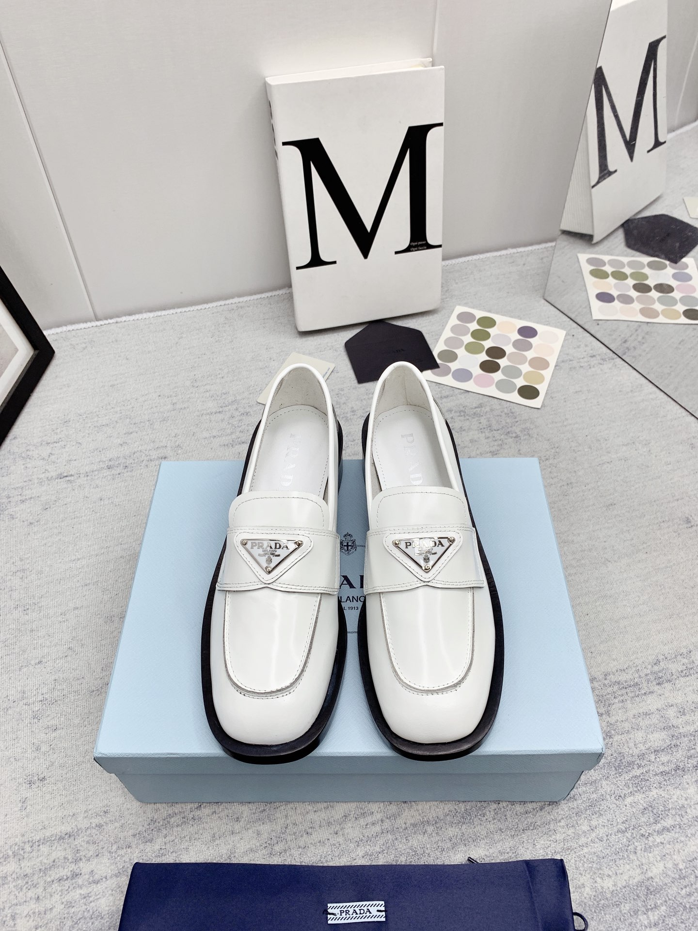 Bagsaaa Pra*a White Loafer