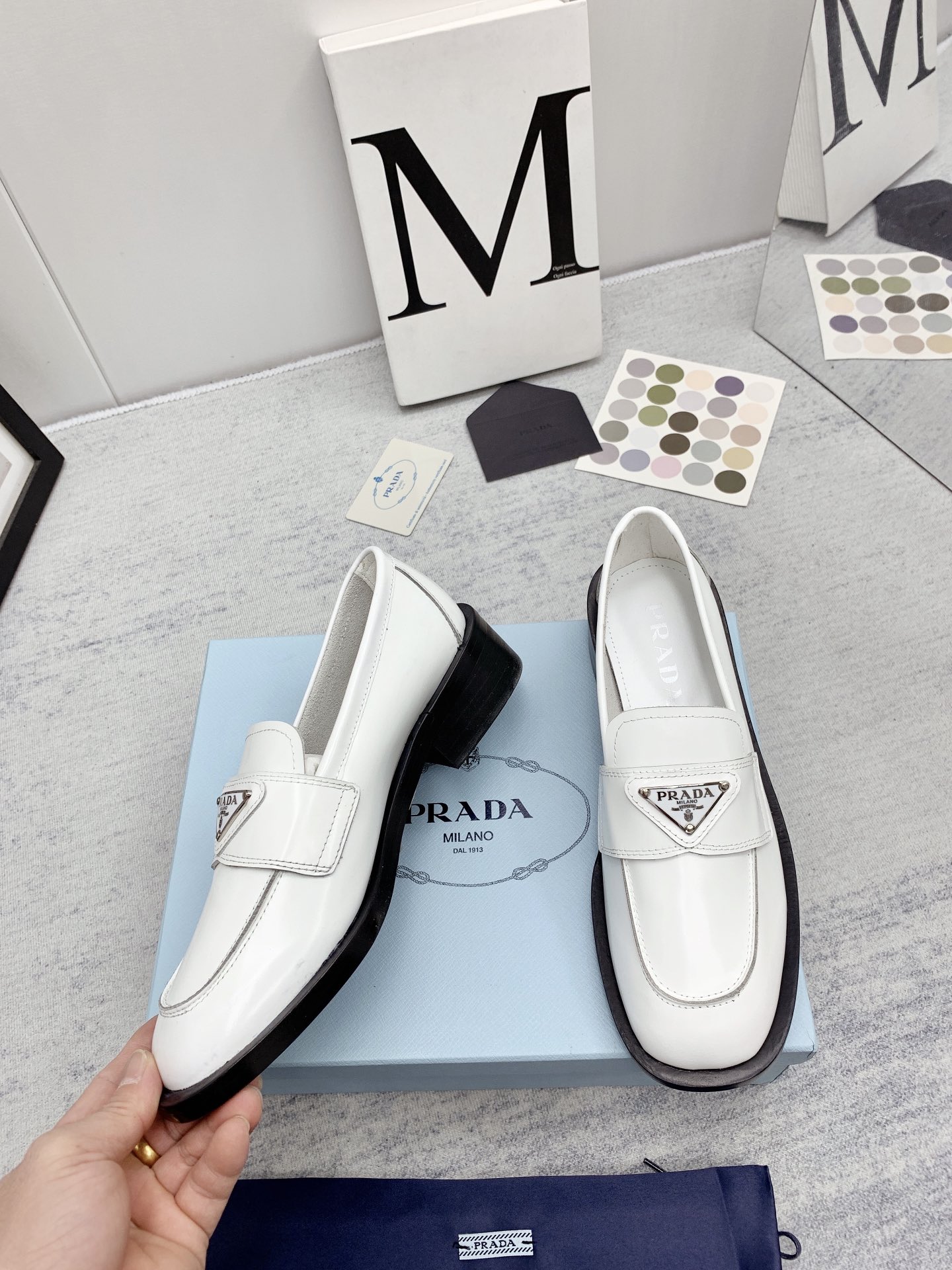 Bagsaaa Pra*a White Loafer