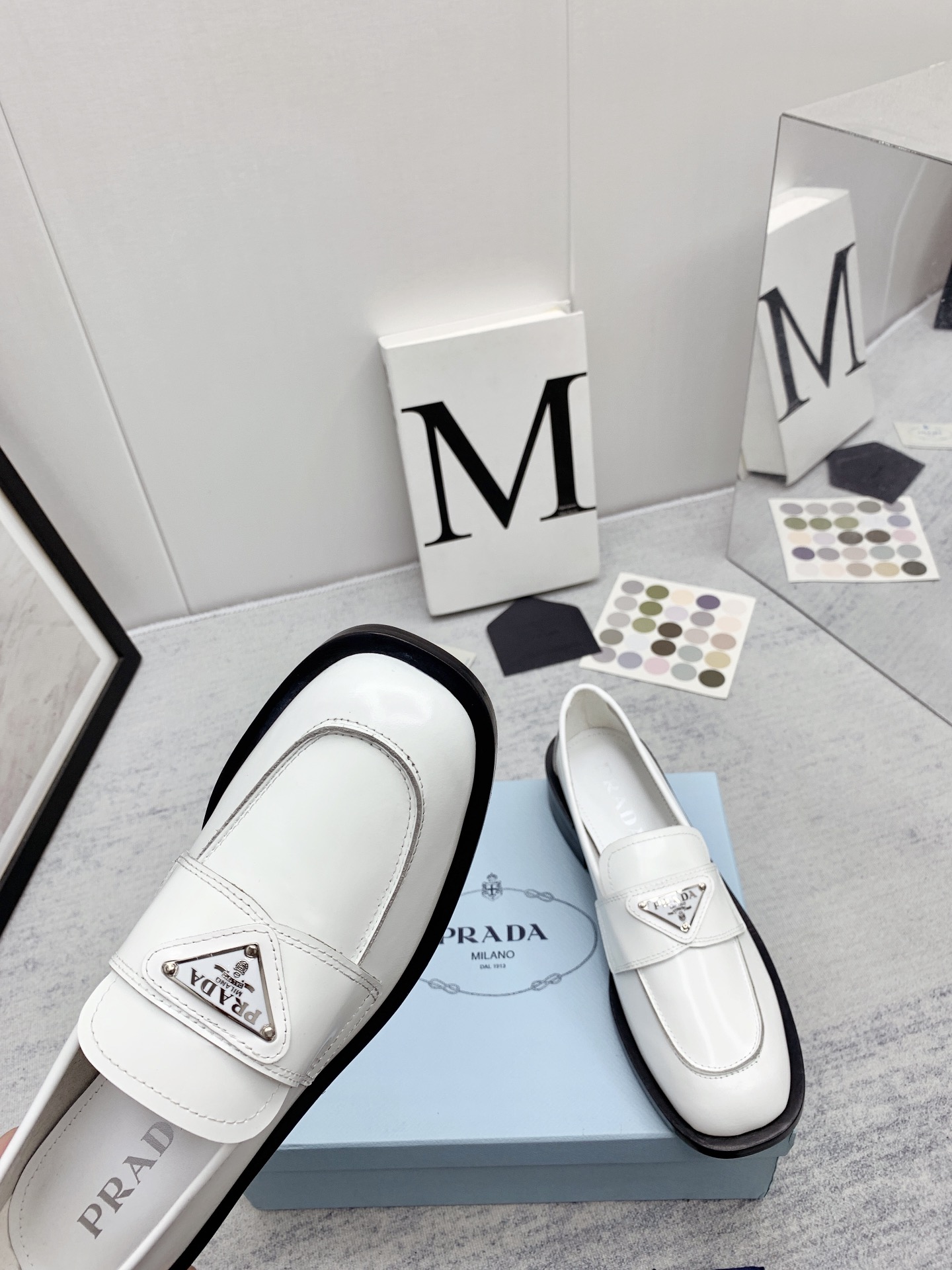 Bagsaaa Pra*a White Loafer