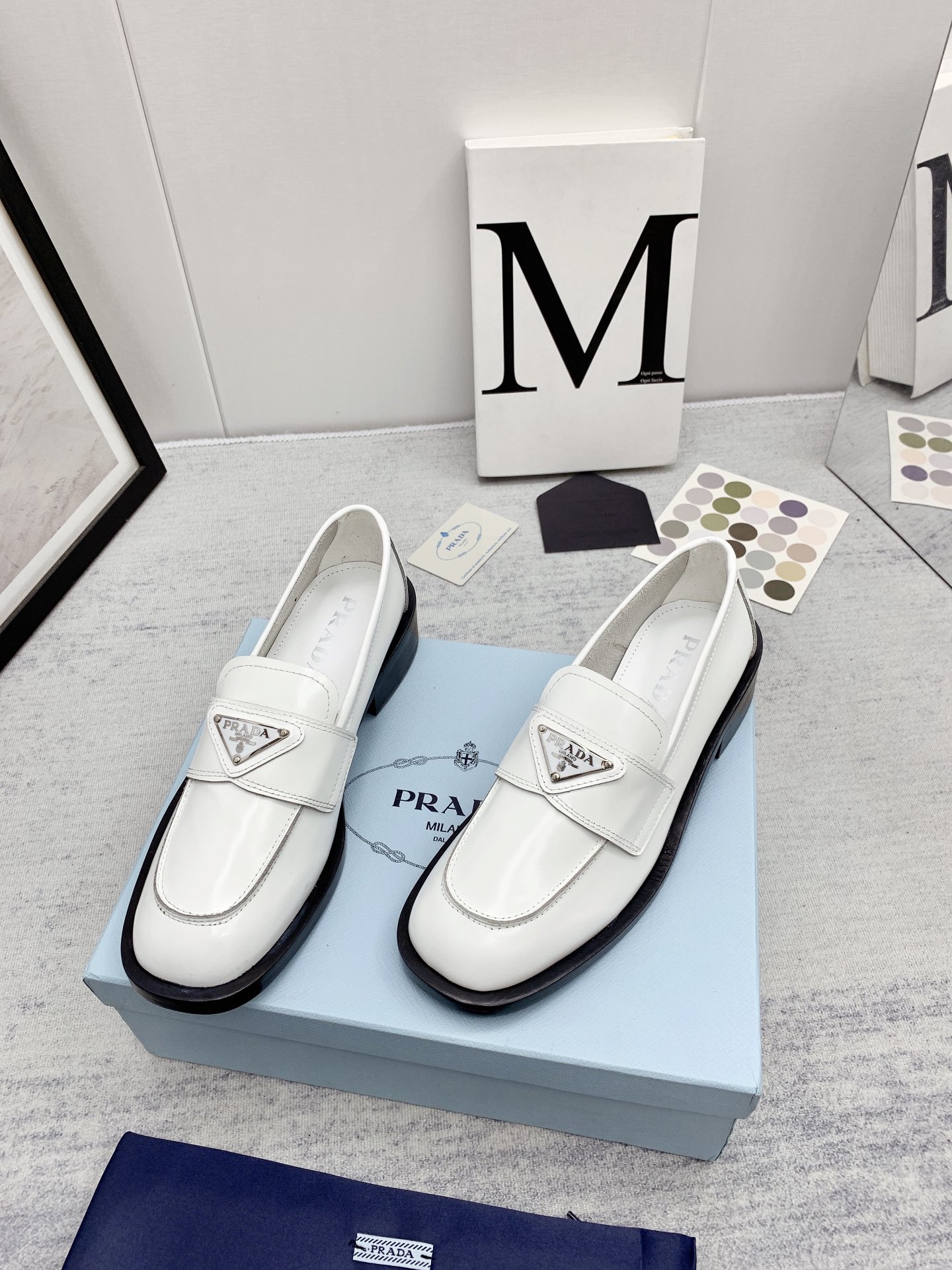 Bagsaaa Pra*a White Loafer