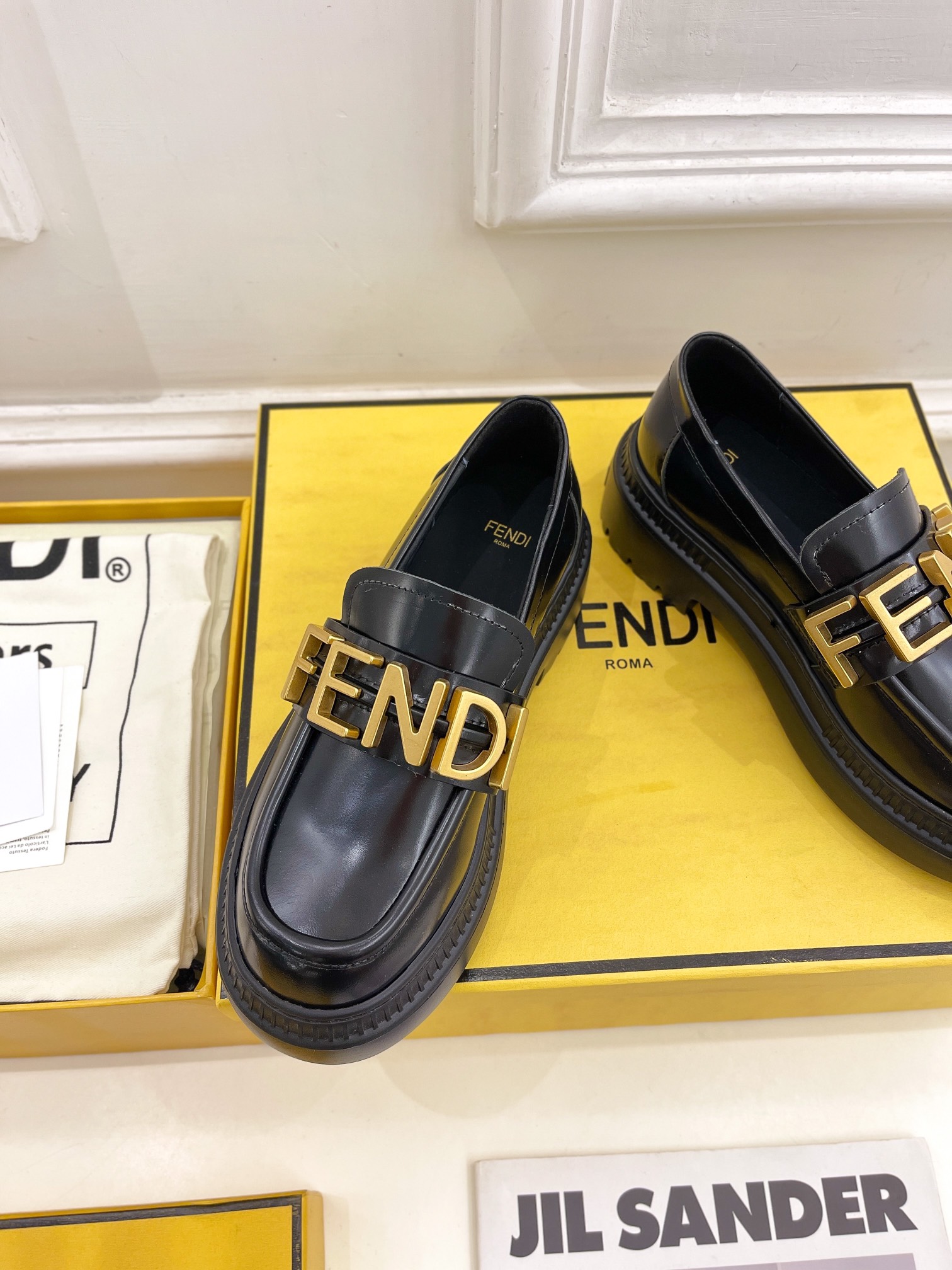 Bagsaaa F**di Black Loafers
