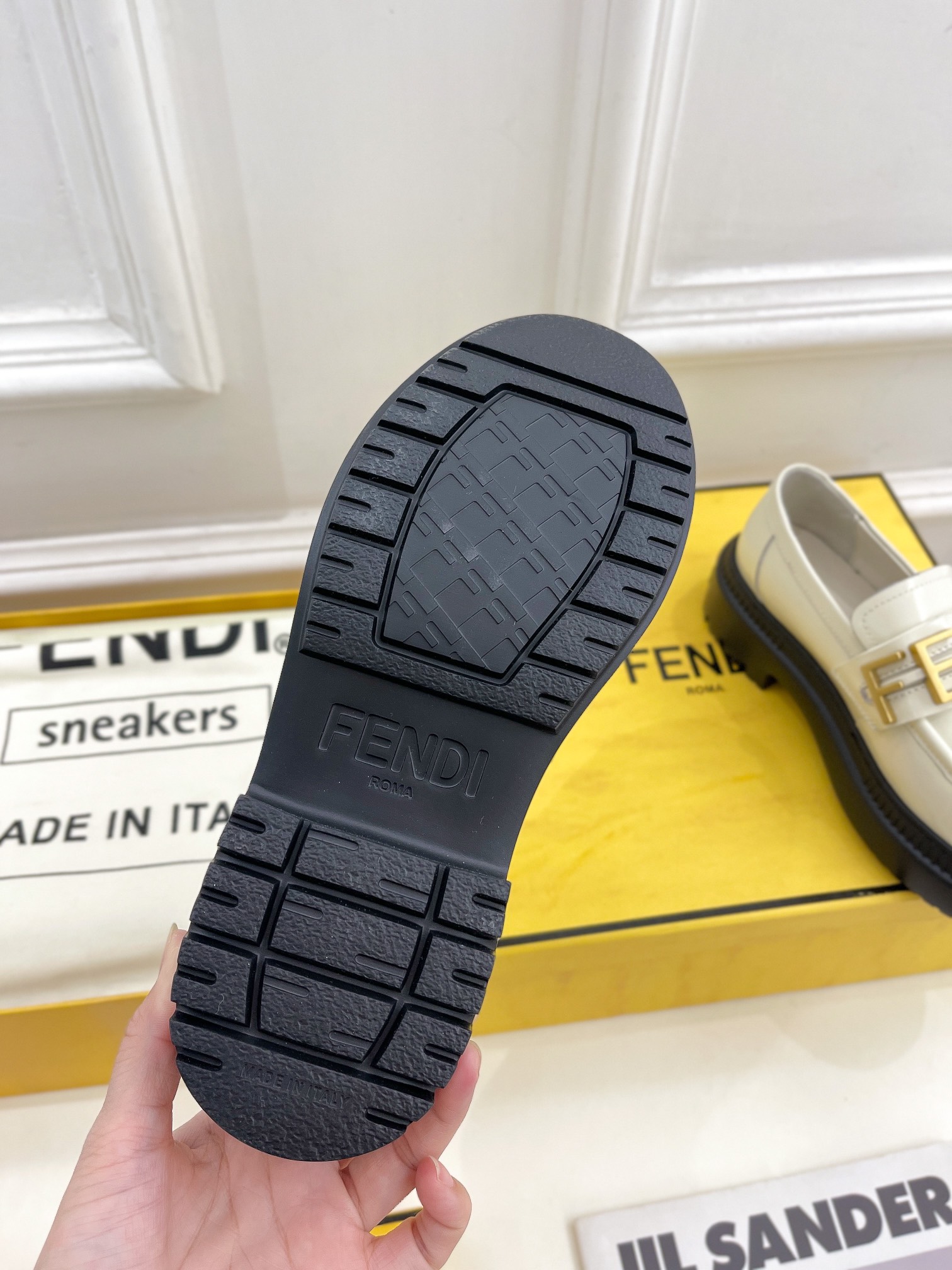 Bagsaaa F**di White Loafers