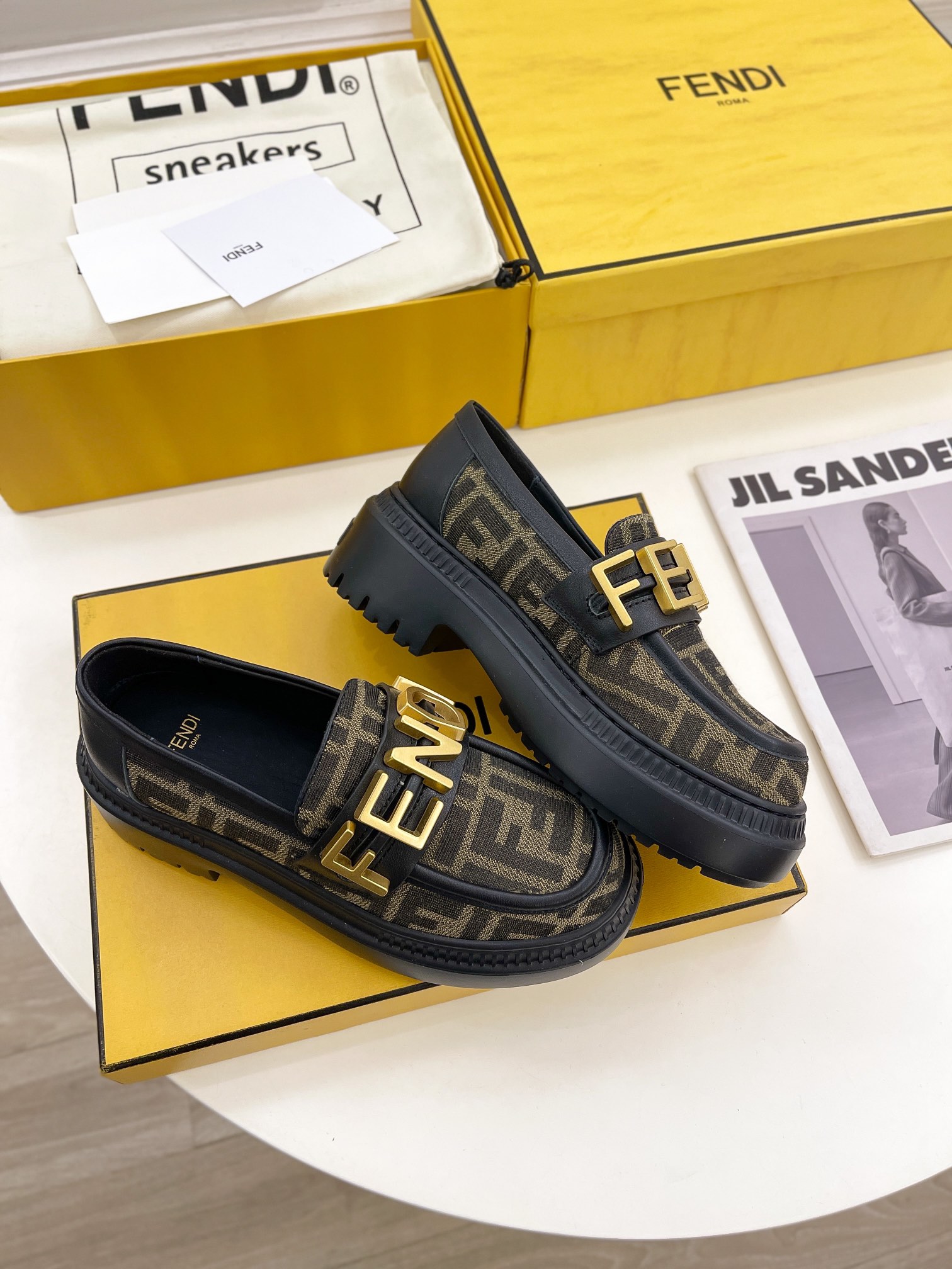 Bagsaaa F**di Brown FF Logo Loafers