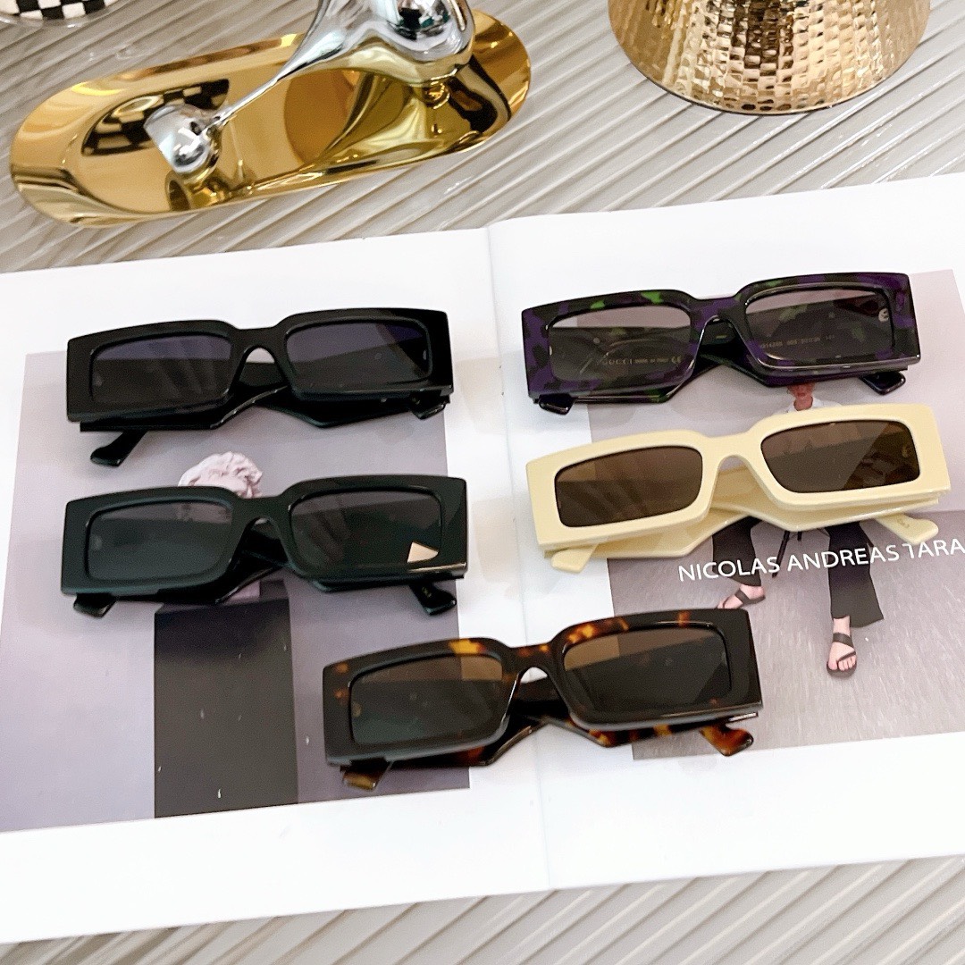 Bagsaaa Gvc*1 Square Sunglasses