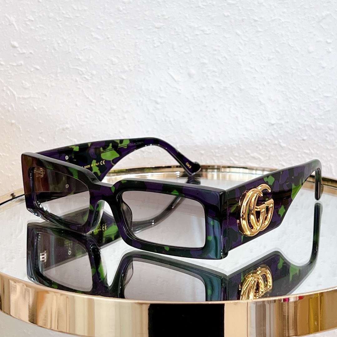 Bagsaaa Gvc*1 Square Sunglasses