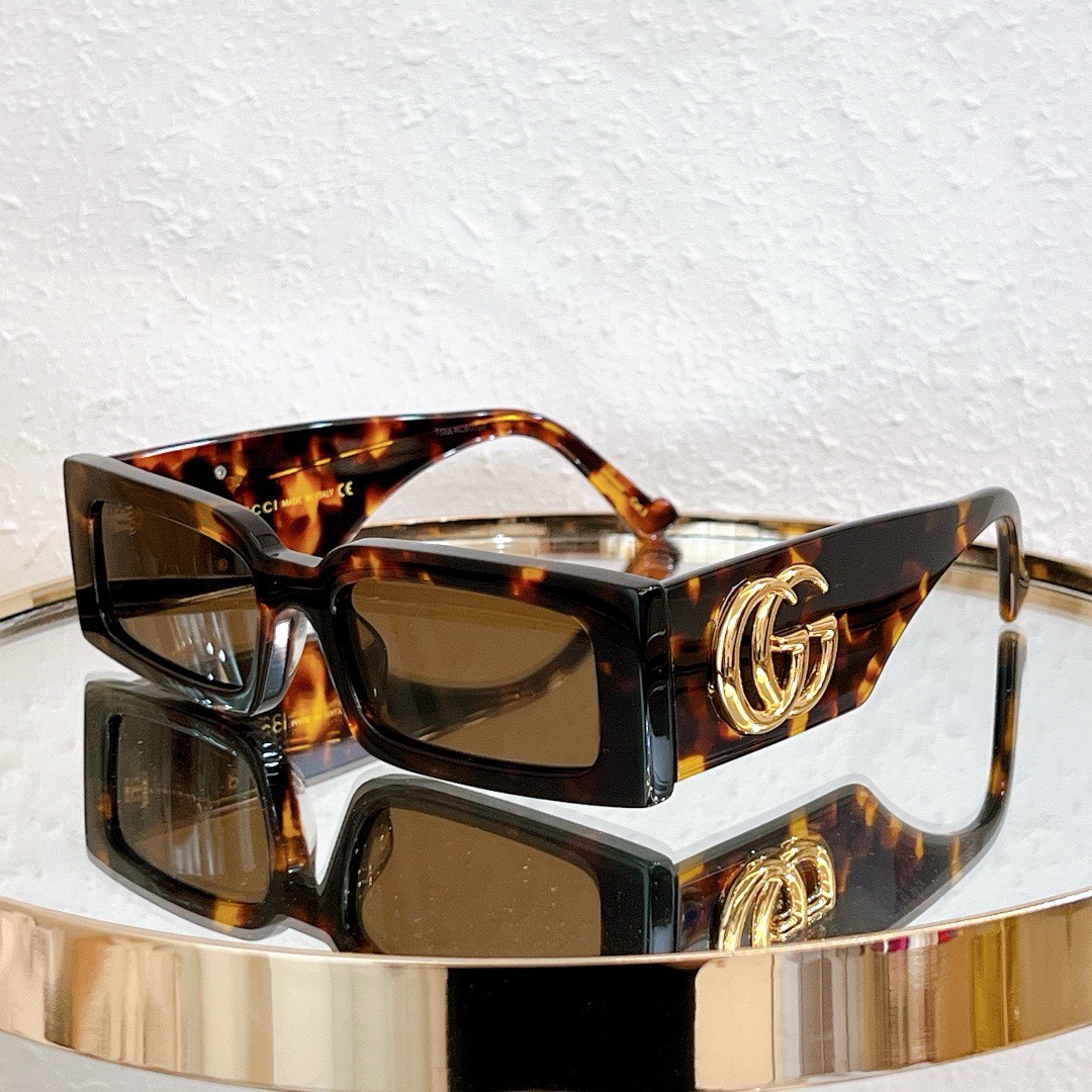 Bagsaaa Gvc*1 Square Sunglasses