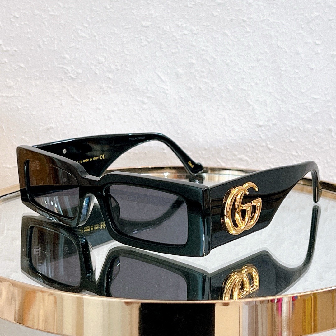 Bagsaaa Gvc*1 Square Sunglasses