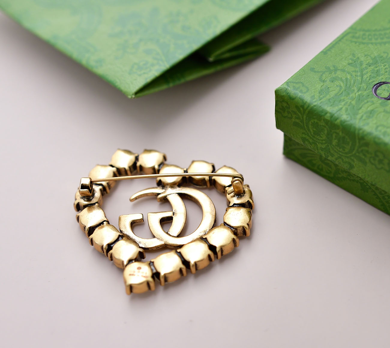 Bagsaaa Gvc*1 GG Crystal Heart Brooch
