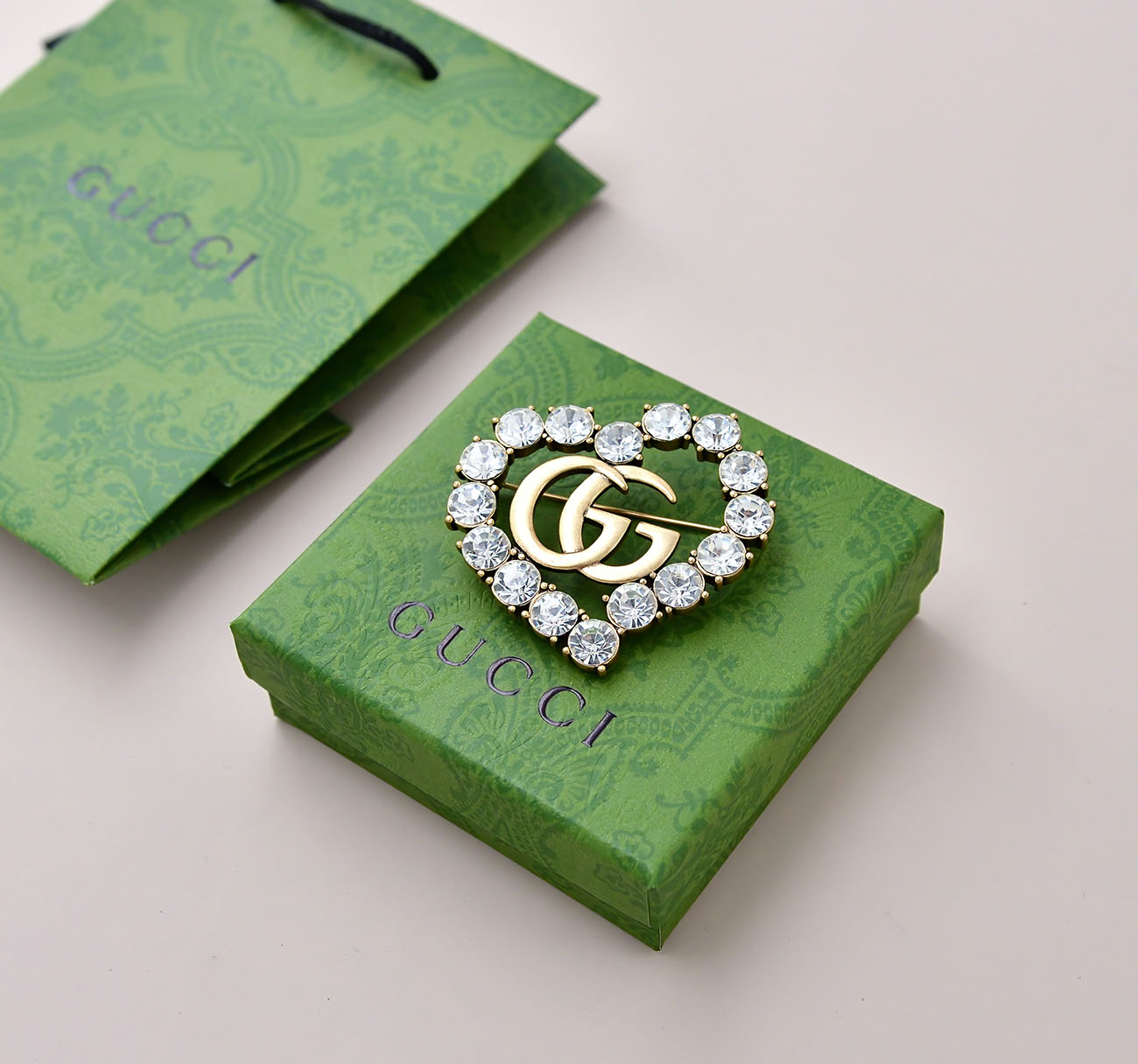 Bagsaaa Gvc*1 GG Crystal Heart Brooch