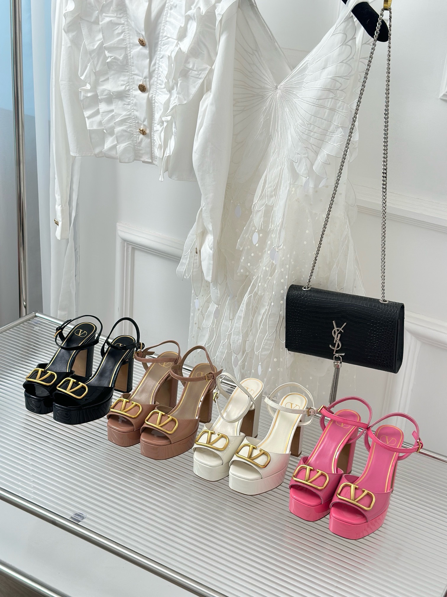 Bagsaaa Va1e*ntin0 Garavani VLogo Signature 115mm platform sandals