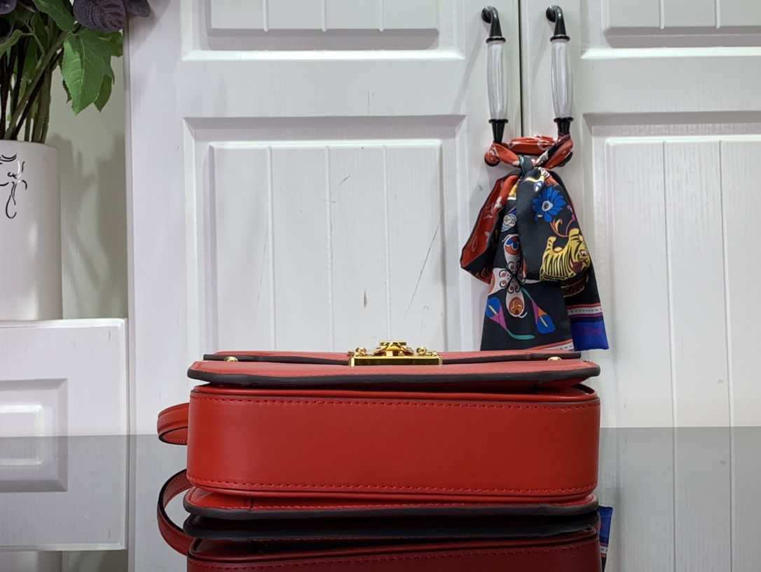 Bagsaa L0vis Vvtt0n Orsay M23655 Red - 21.5 x 15.8 x 5 cm