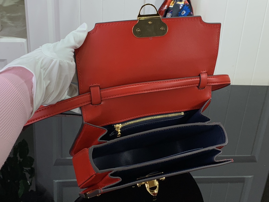 Bagsaa L0vis Vvtt0n Orsay M23655 Red - 21.5 x 15.8 x 5 cm