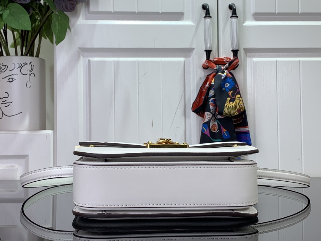 Bagsaa L0vis Vvtt0n Orsay M23655 White - 21.5 x 15.8 x 5 cm