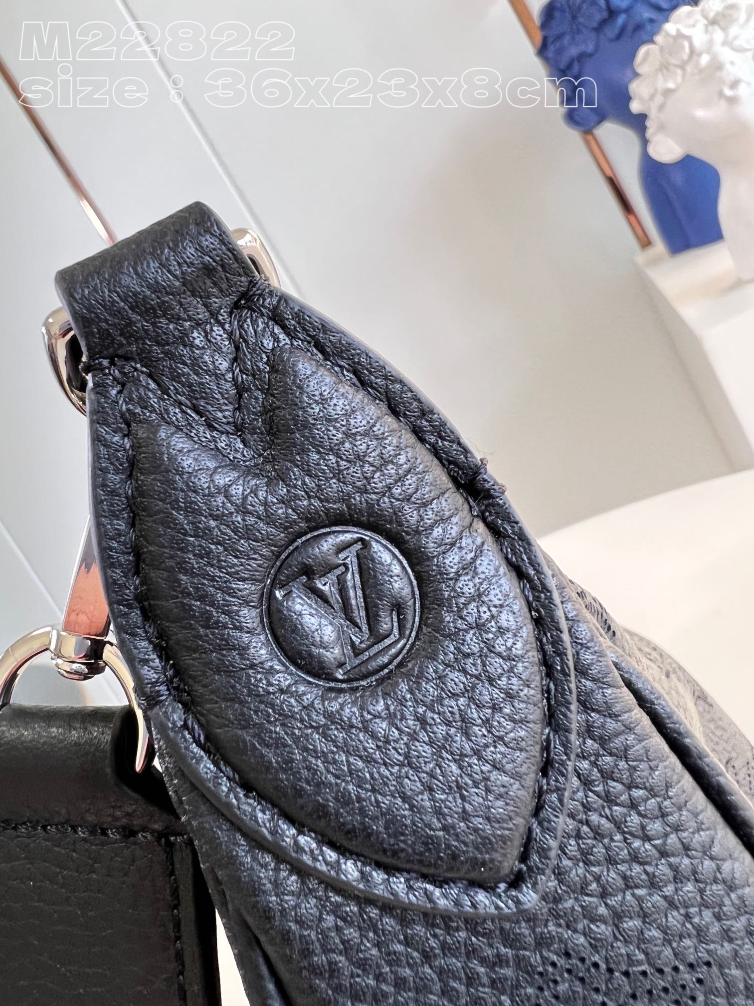 Bagsaaa L0vis Vvtt0n Baia MM Black - 36x23x8cm