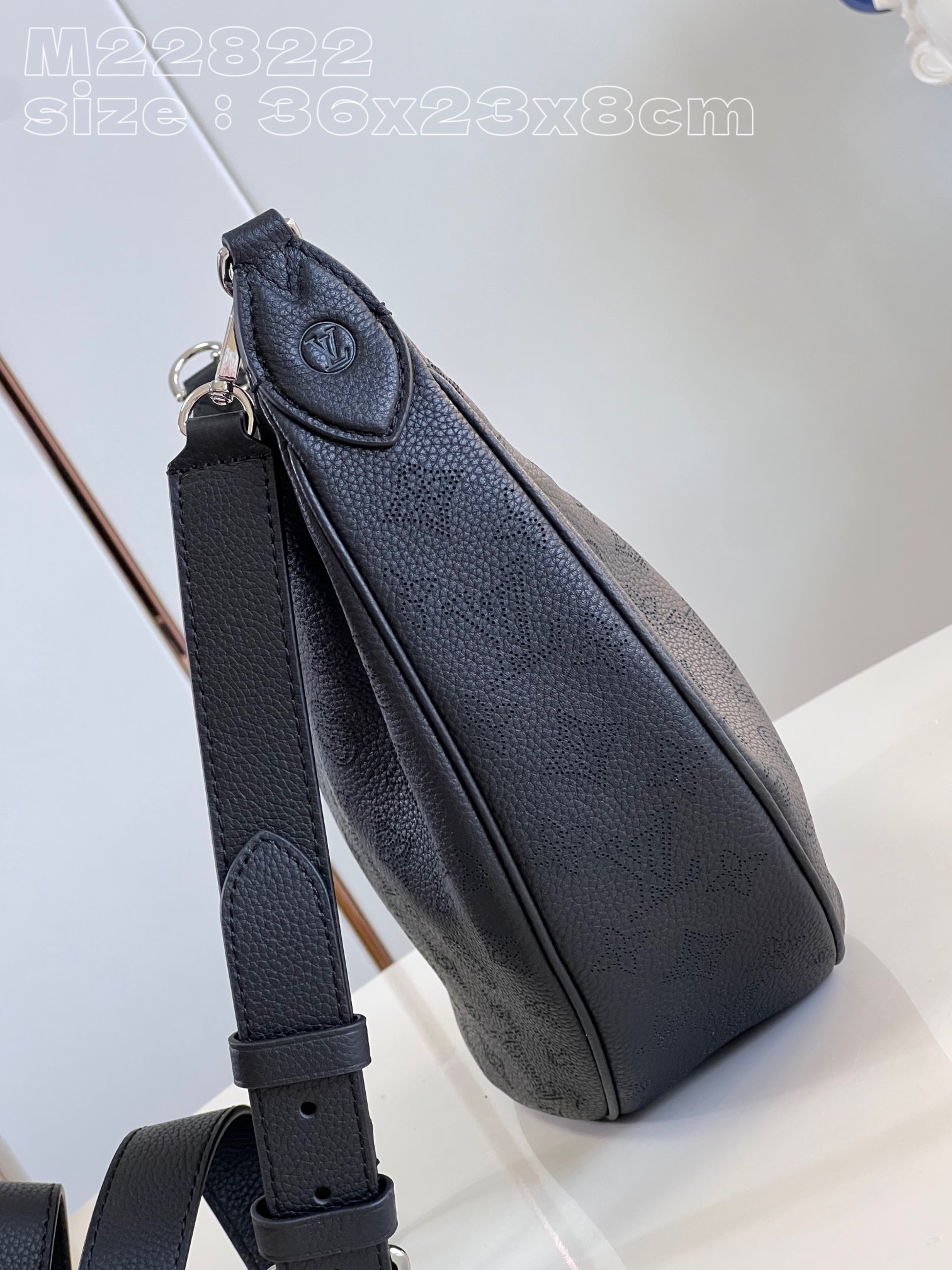 Bagsaaa L0vis Vvtt0n Baia MM Black - 36x23x8cm
