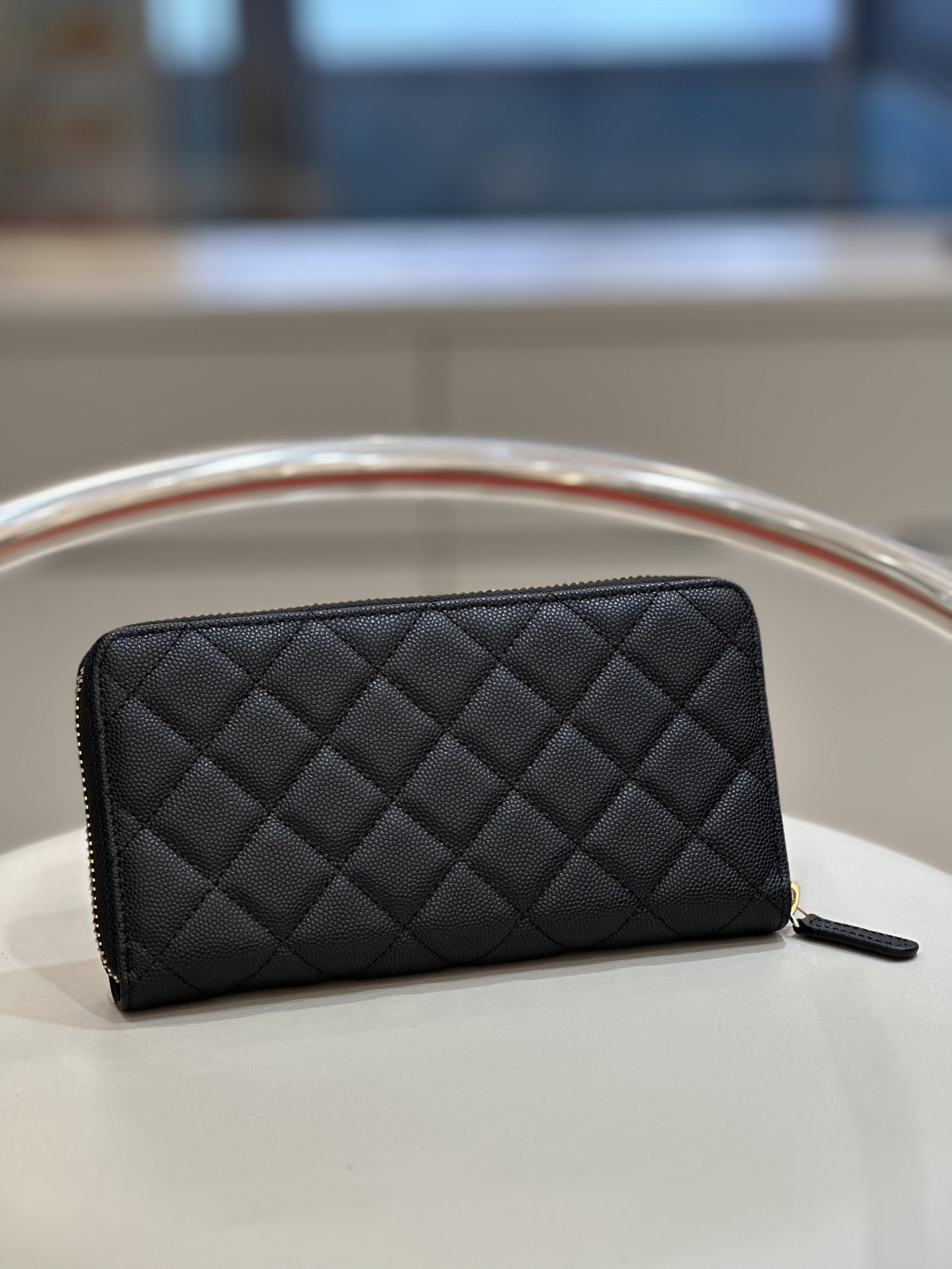 Bagsaa Ch**el Zippy Wallet Black CC Logo Caviar Leather - 19x3x10cm