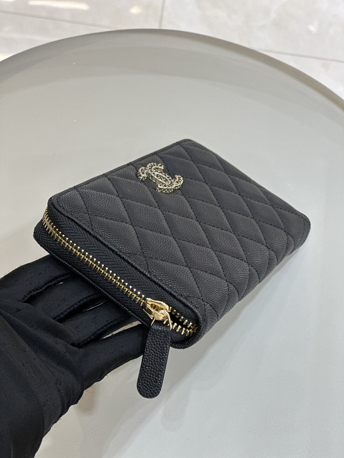 Bagsaa Ch**el Zippy Wallet Black CC Logo Caviar Leather - 19x3x10cm