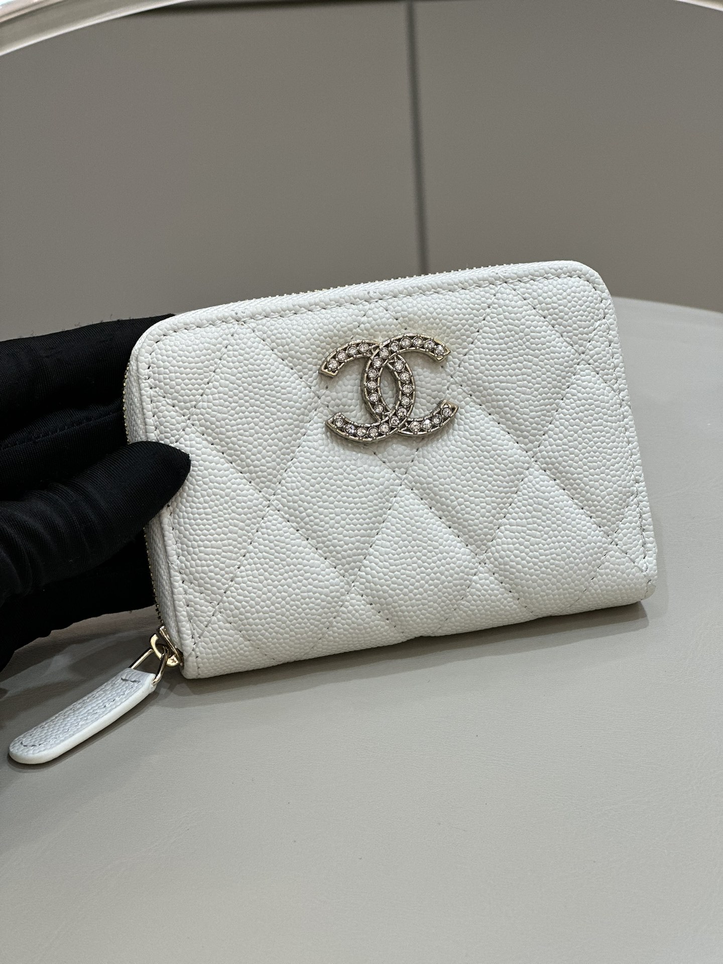 Bagsaa Ch**el Coin Purse White CC Logo Caviar Leather - 19x3x10cm