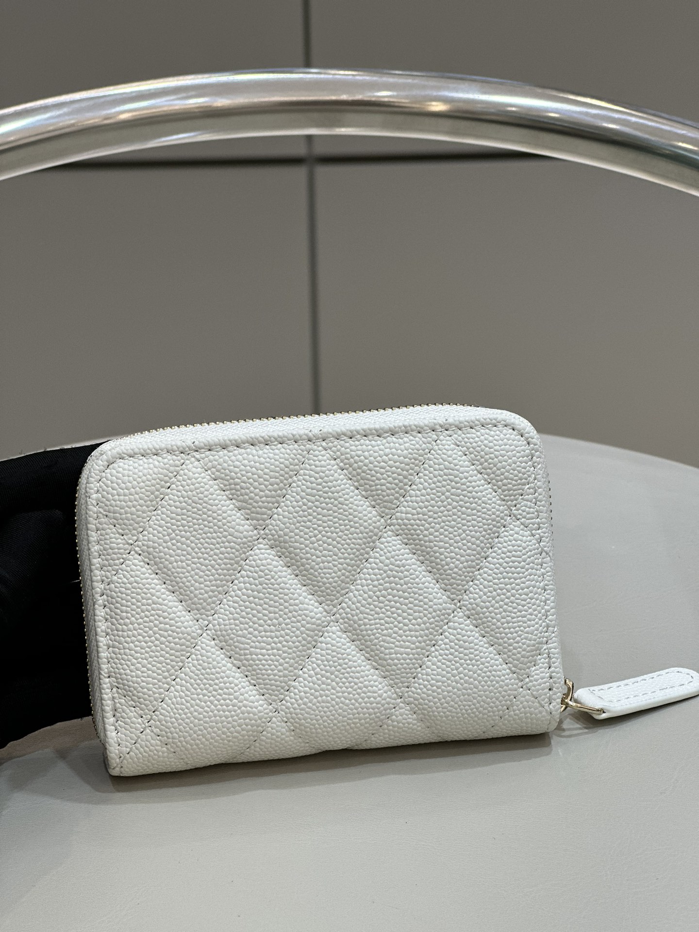 Bagsaa Ch**el Coin Purse White CC Logo Caviar Leather - 19x3x10cm