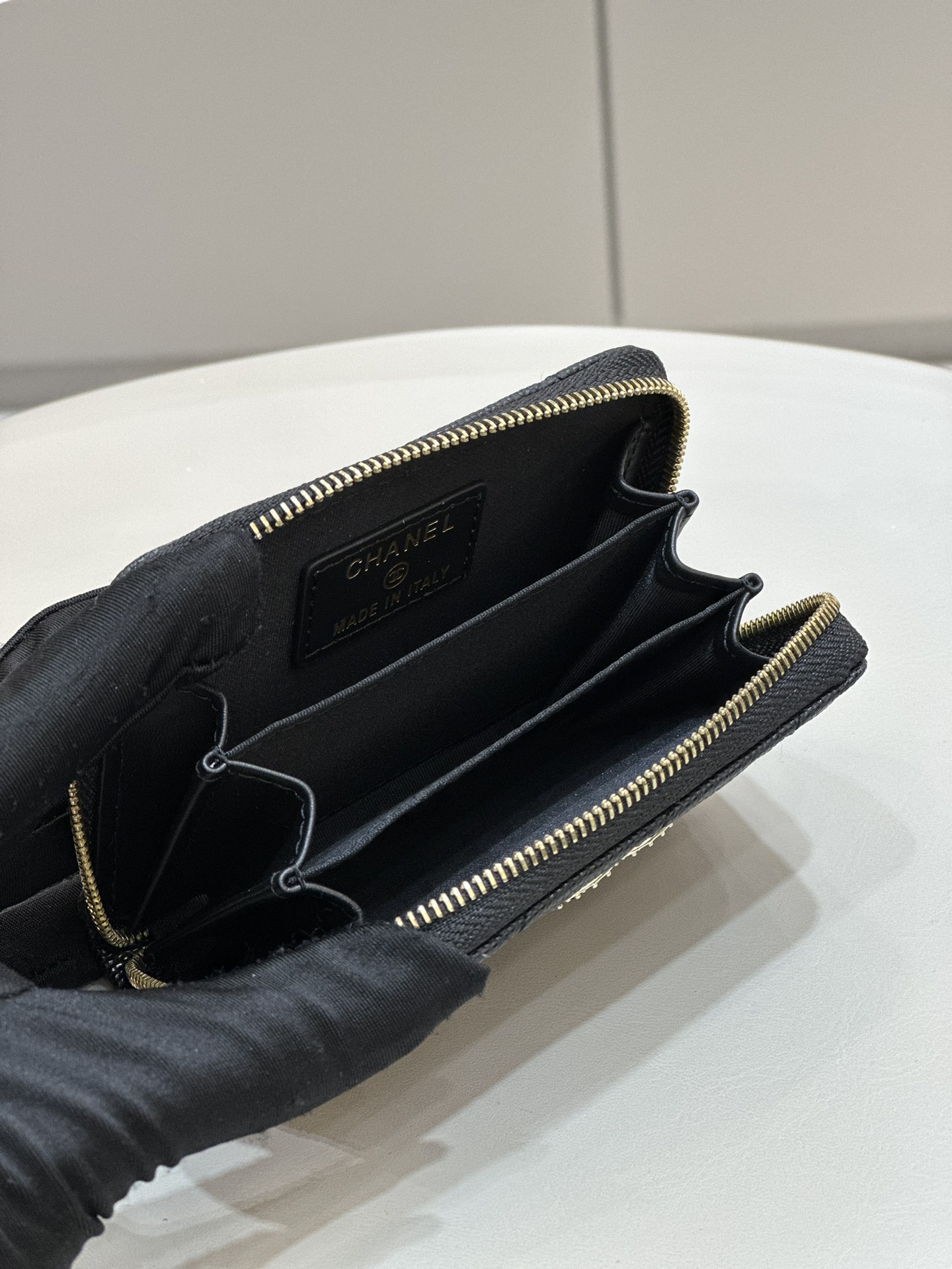 Bagsaa Ch**el Coin Purse Black CC Logo Caviar Leather - 19x3x10cm