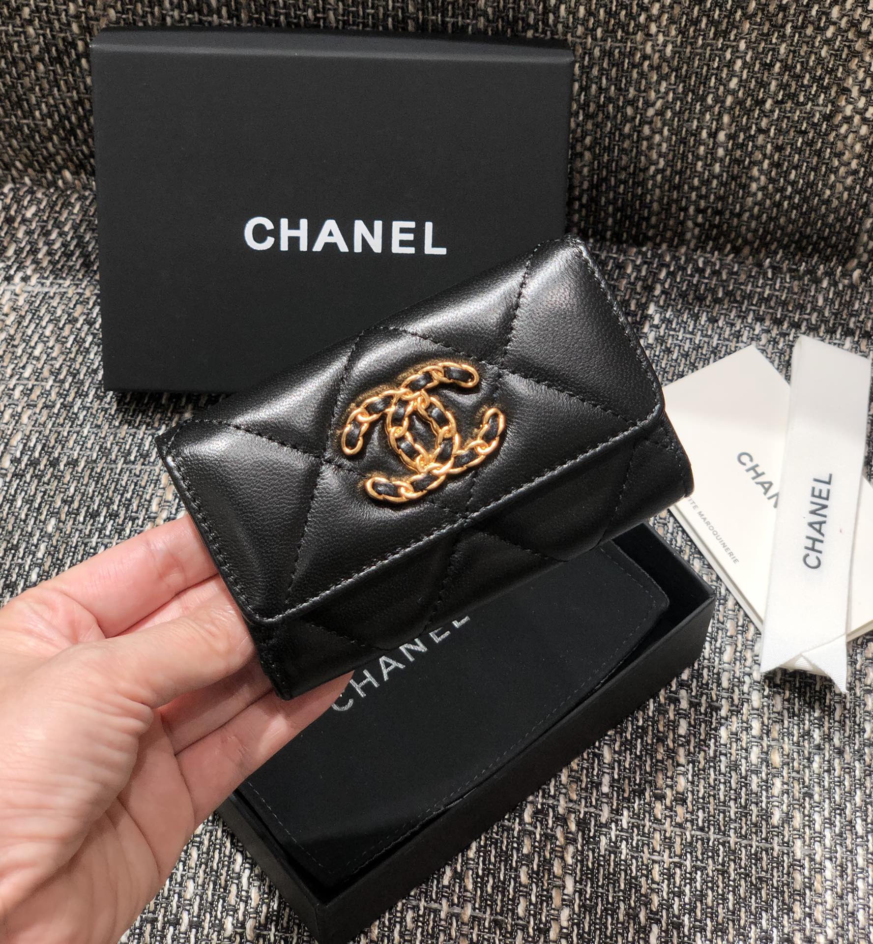 Bagsaaa Chane 19 Flap Wallet Black Gold Hardware