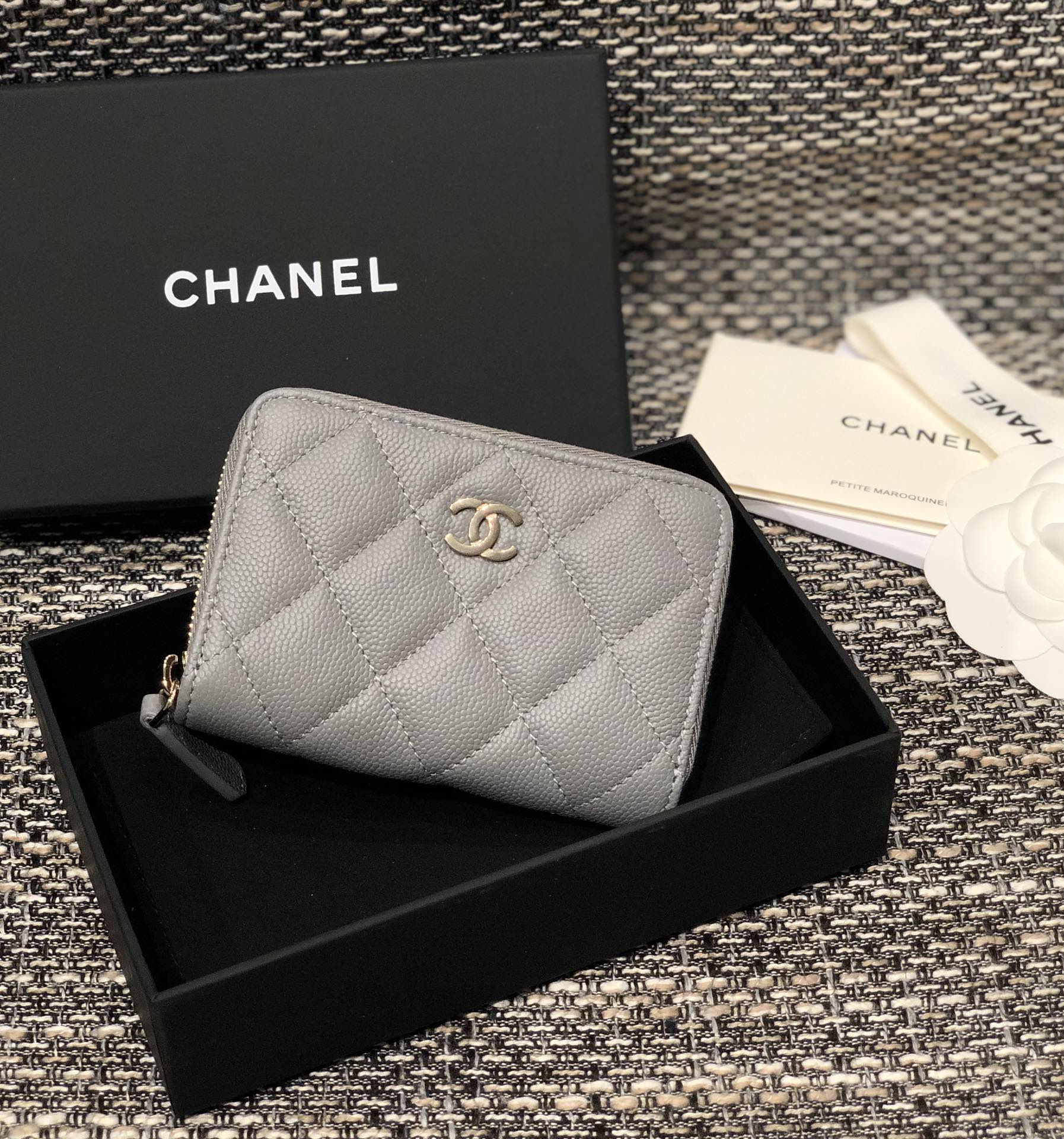Bagsaaa Ch**el Grey Caviar Coin Purse Gold Hardwware - 7.5×2×11.cm